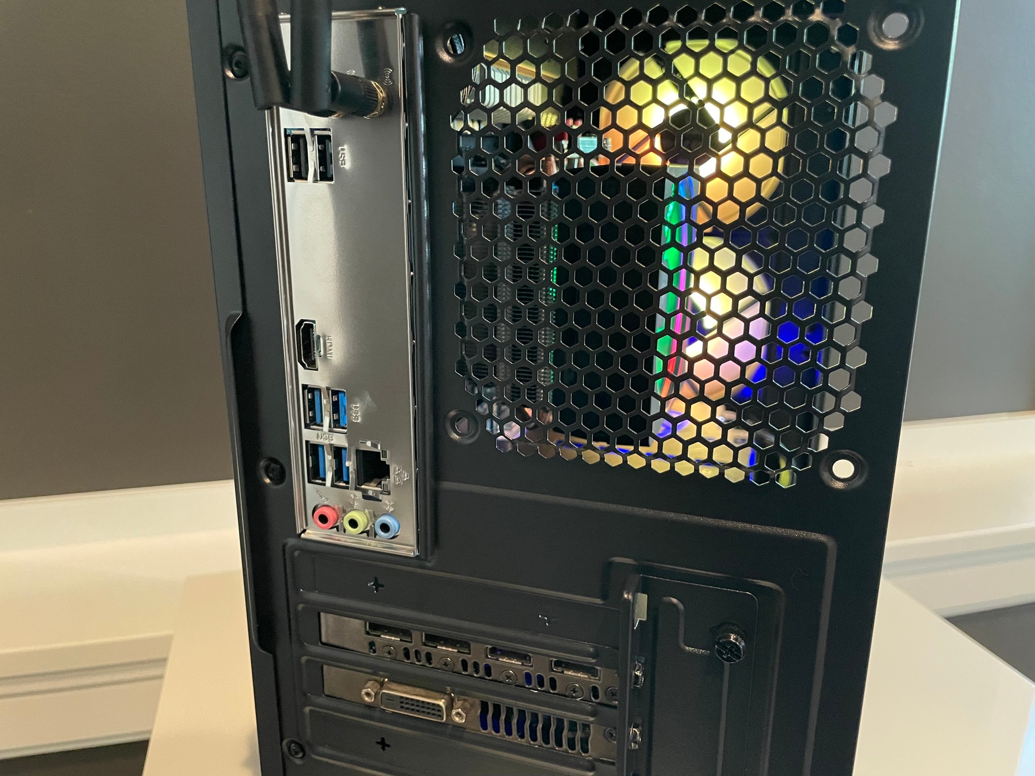 🌈🌈Budget Gaming PC| GTX 1070| Ryzen 5 2600| 16gb ram| 1TB NVMe| FREE SHIPPING🌈🌈