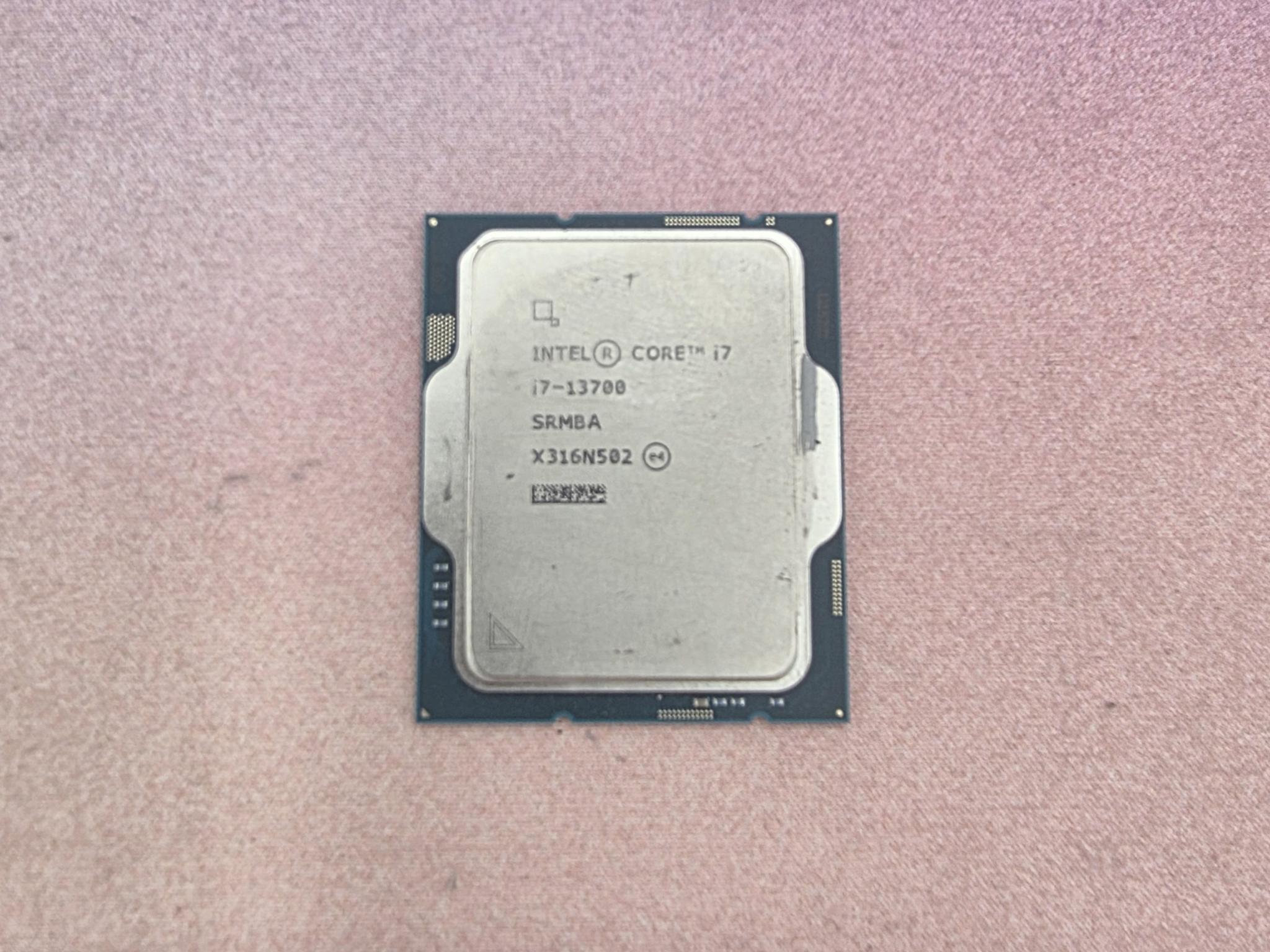 Intel Core i7-13700 - Image 1