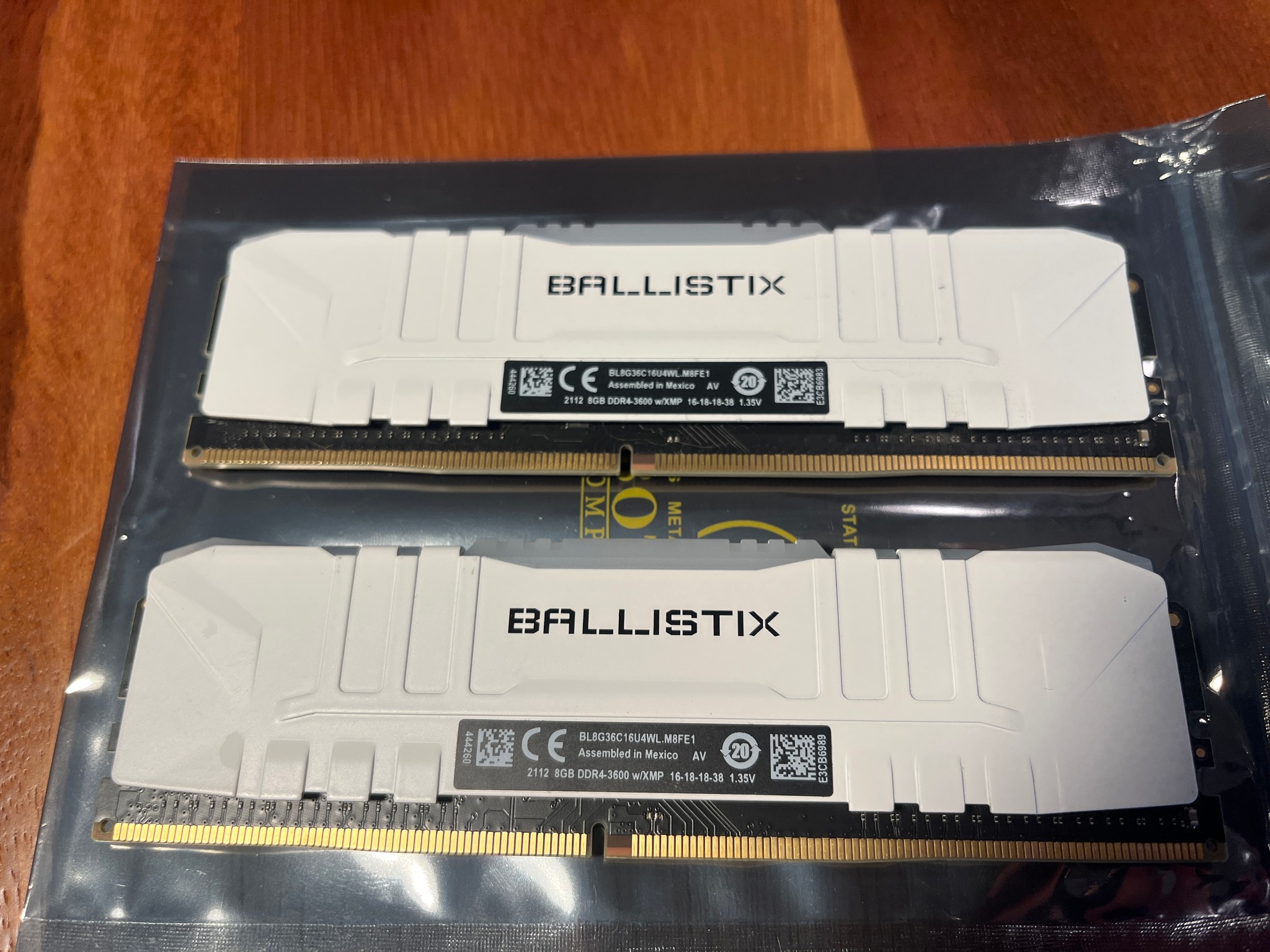 Crucial Ballistix RGB 16GB (2x8GB) RAM DDR4 3600MHz BL8G36C16U4WL.M8FE1
