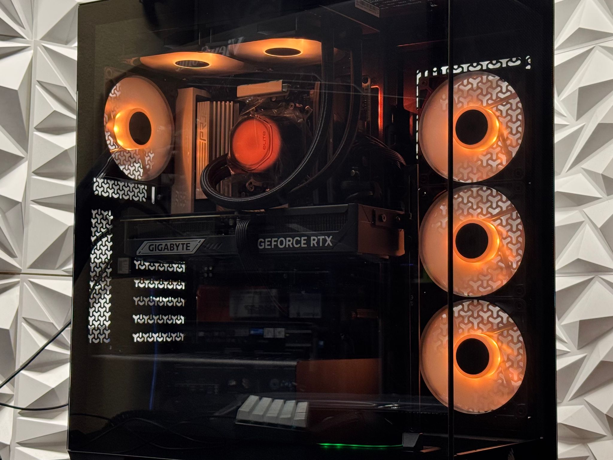 RTX 5080 / Ryzen 7 9850X3D / 32GB DDR5 Ram / 2TB SSD / Gaming pc / creator pc