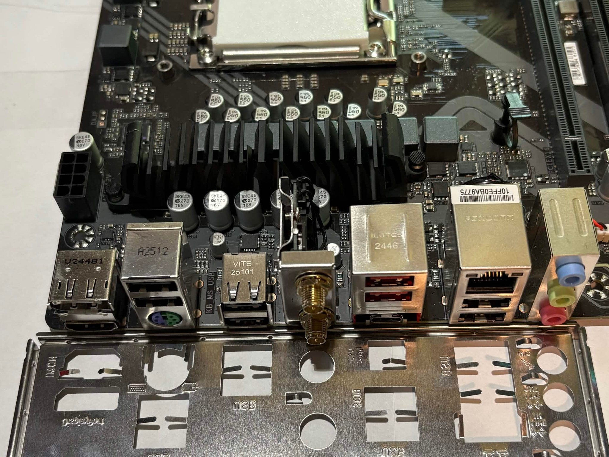 Gigabyte B650M D3HP AX AM5 Micro-ATX Motherboard | DDR5 | WiFi 6E | Ryzen 7000/8000/9000