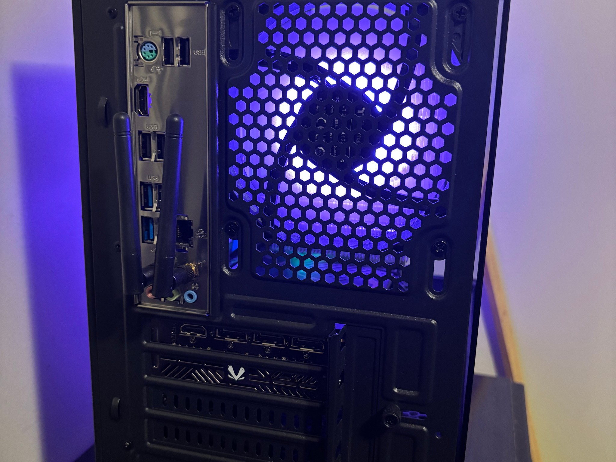 GeForce RTX 5060 Custom Gaming PC - Core i5-12600K, 16GB RAM, 1TB NVMe SSD