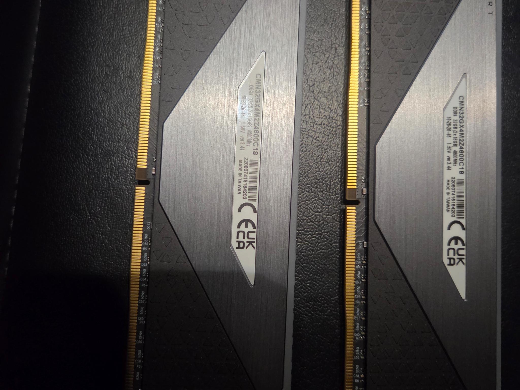 VENGEANCE RGB RT 32GB (2 x 16GB) DDR4 DRAM 4600MHz C18 Memory Kit