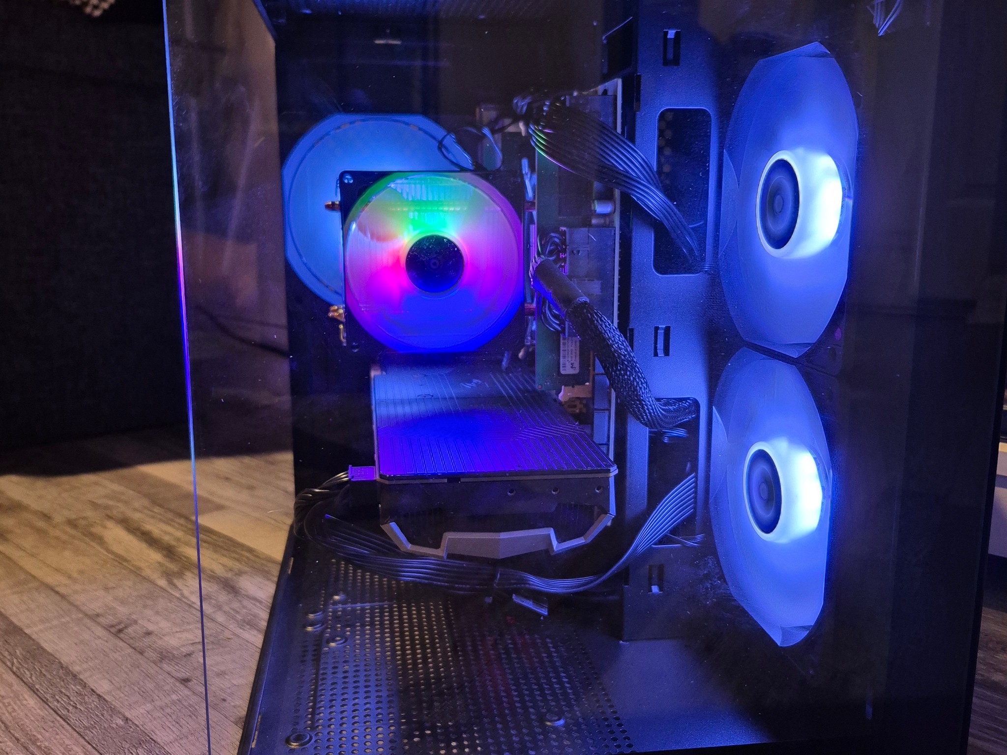 Entry Gaming/Streaming CUBE | 8 Core Intel Xeon, GTX 1080, 16GB DDR4, 512GB SSD, Win11