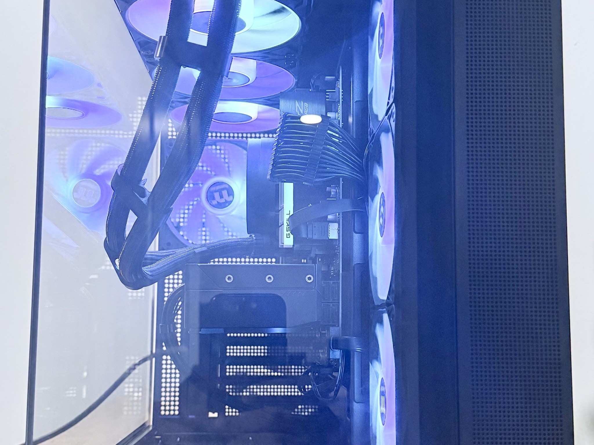 Thermaltake 380 GeForce RTX 5070 OC 12GB
