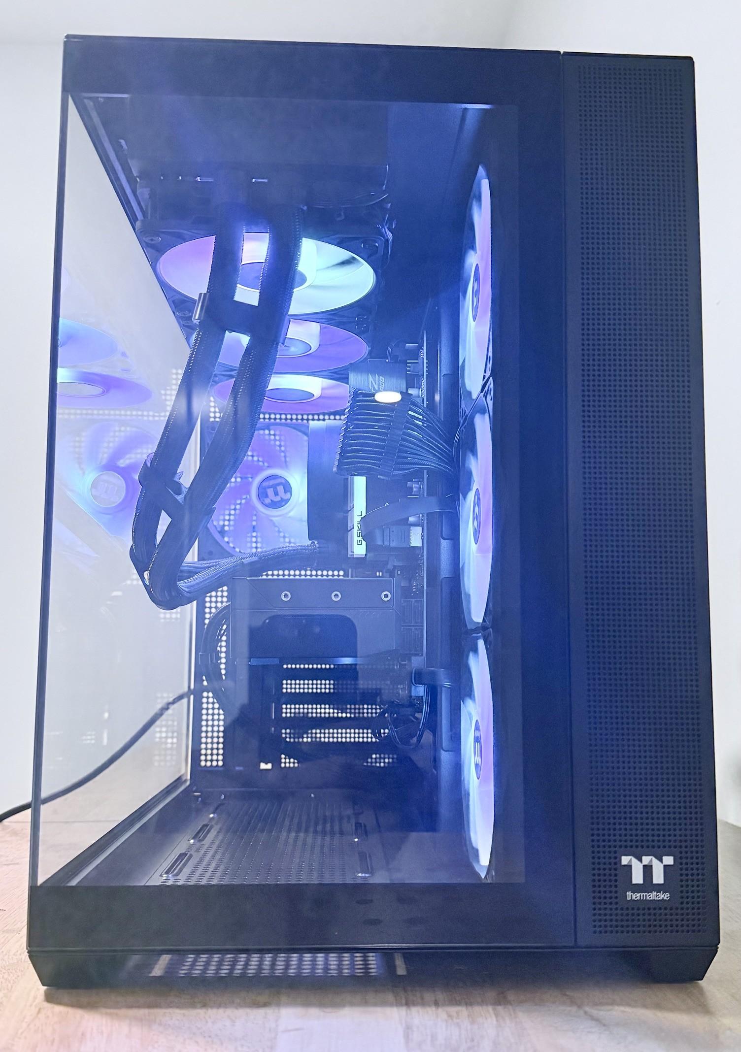 Thermaltake 380 RTX 5070 OC 12GB