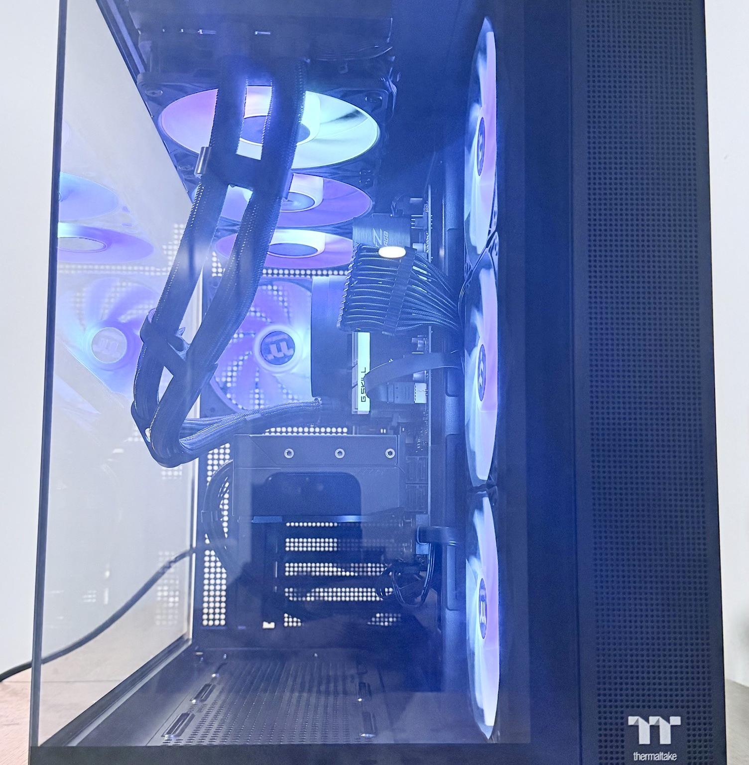 Thermaltake 380 RTX 5070 OC 12GB