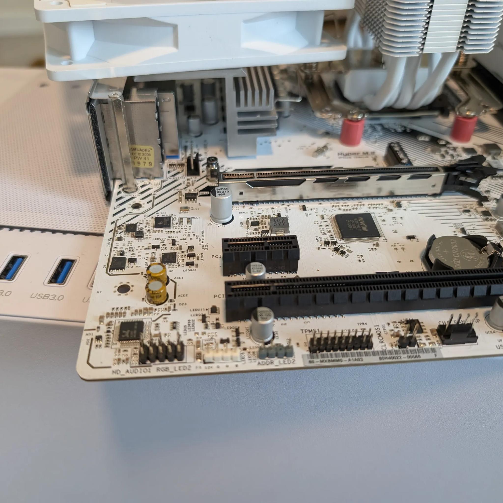 ASRock B550 Pro4 SE with Ryzen 5 5600g, 32gb DDR4 3200 ram, thermalright RGB cooler and 1tb GEN3 SSD
