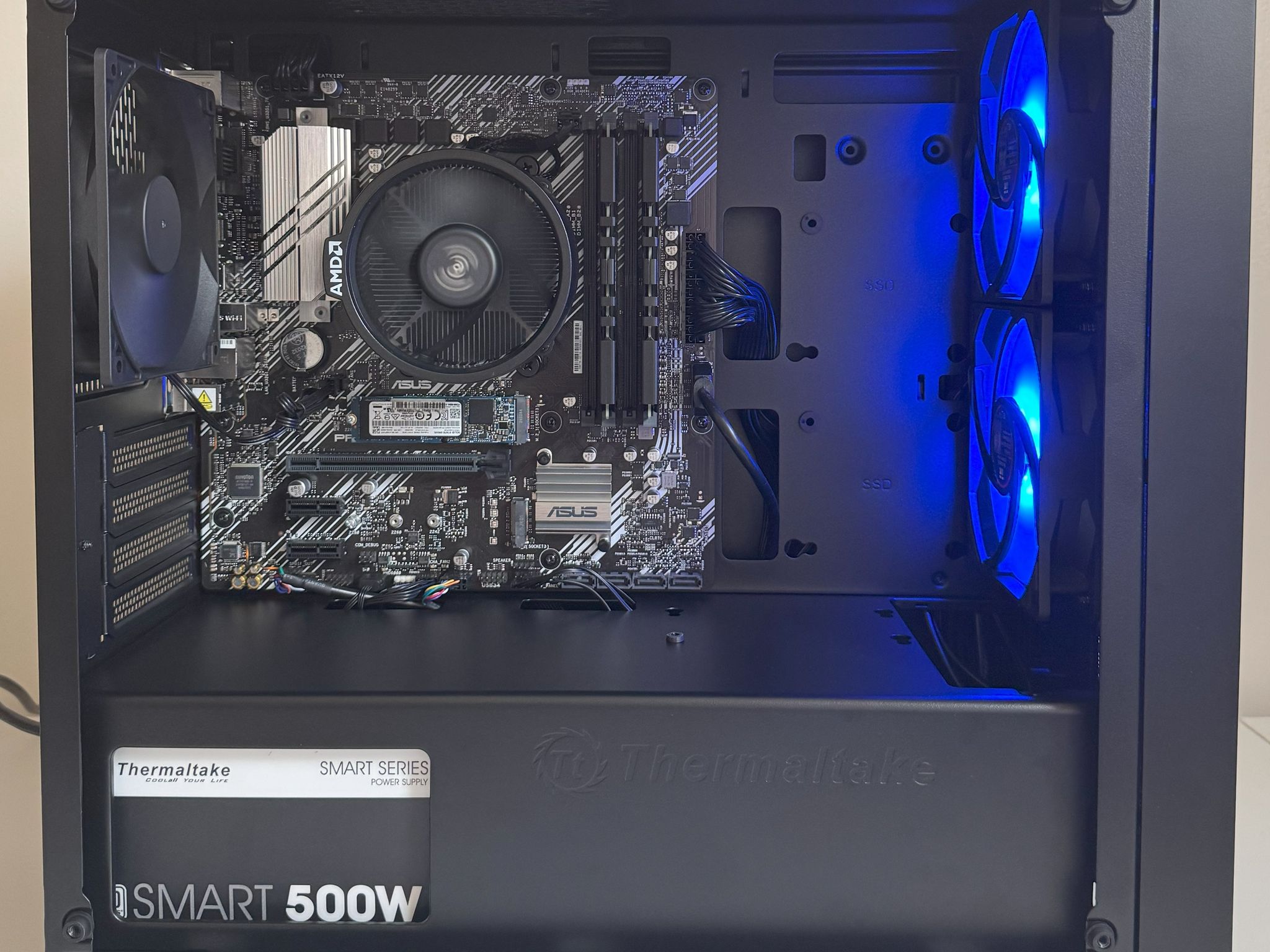 AMD Ryzen 5 5600GT Gaming PC Radeon Vega 7 Graphics ASUS B550M-A B550 Thermaltake Versa H18 Case