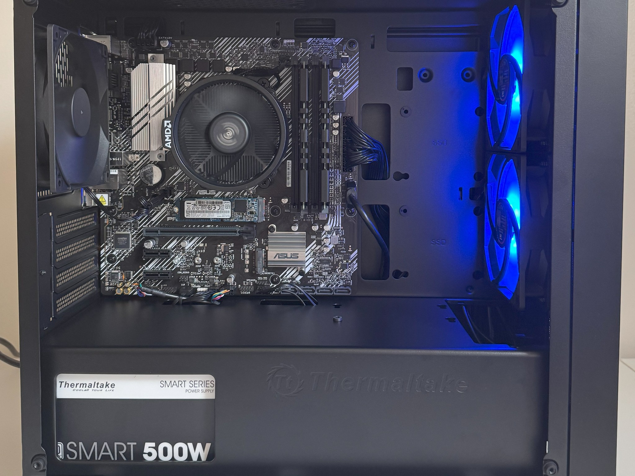 AMD Ryzen 5 5600GT Gaming PC Radeon Vega 7 Graphics ASUS B550M-A B550 Thermaltake Versa H18 Case