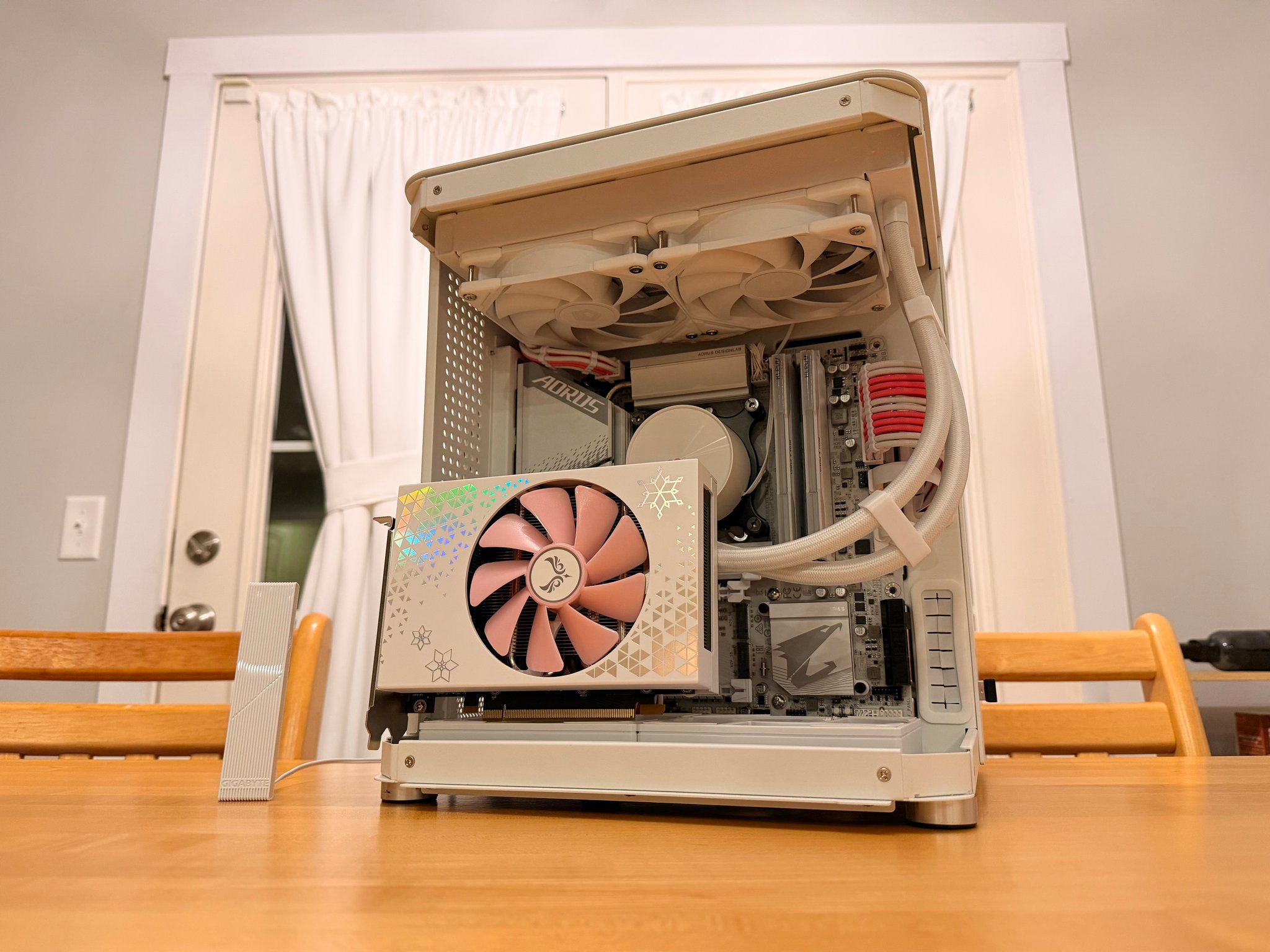 Zephyr| RTX 4070, 13900KS, 32gb DDR5 6400, 1tb SSD, WiFi Equipped Gaming PC