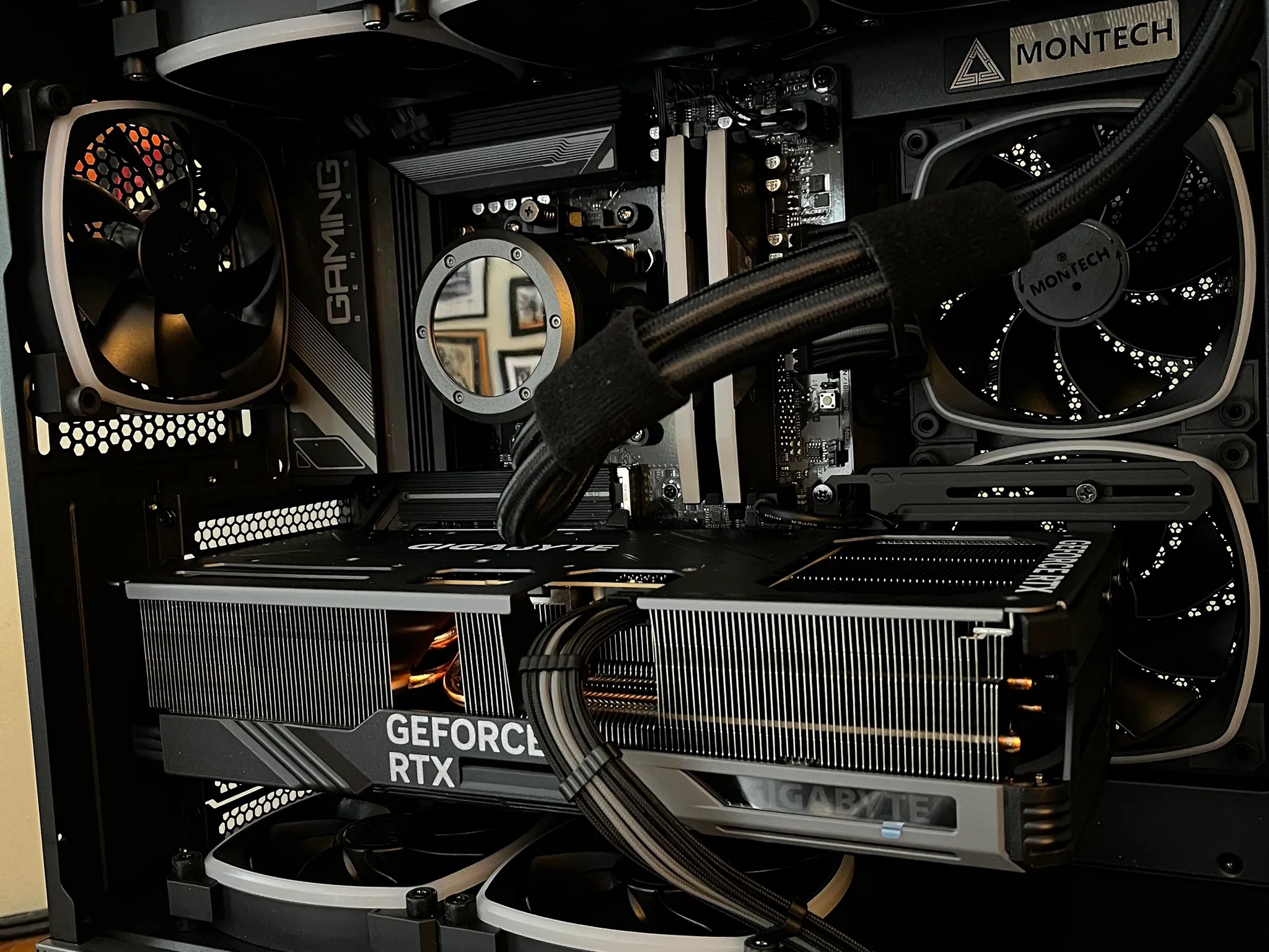 Monolith - RTX 4080 SUPER | Ryzen 7 7800X3D | 32GB DDR5 @ 6000MT/sec | 4TB storage | 1050W PSU