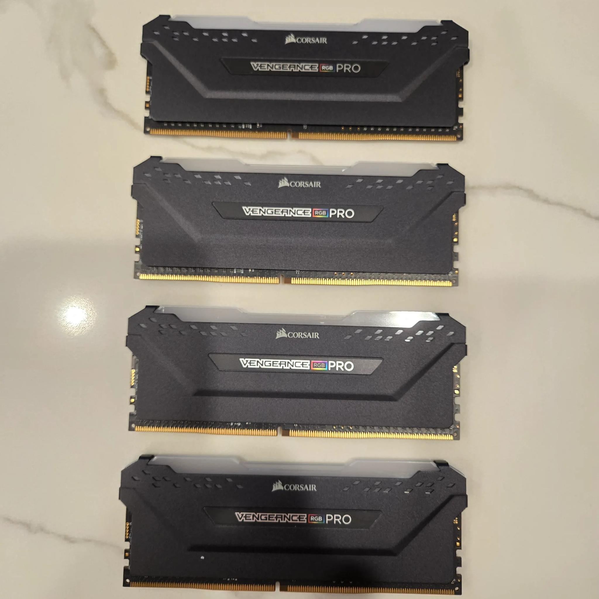 Corsair Vengeance RGB Pro 32GB (4x8GB) DDR4 3200MHz C16 (3200 MHz)