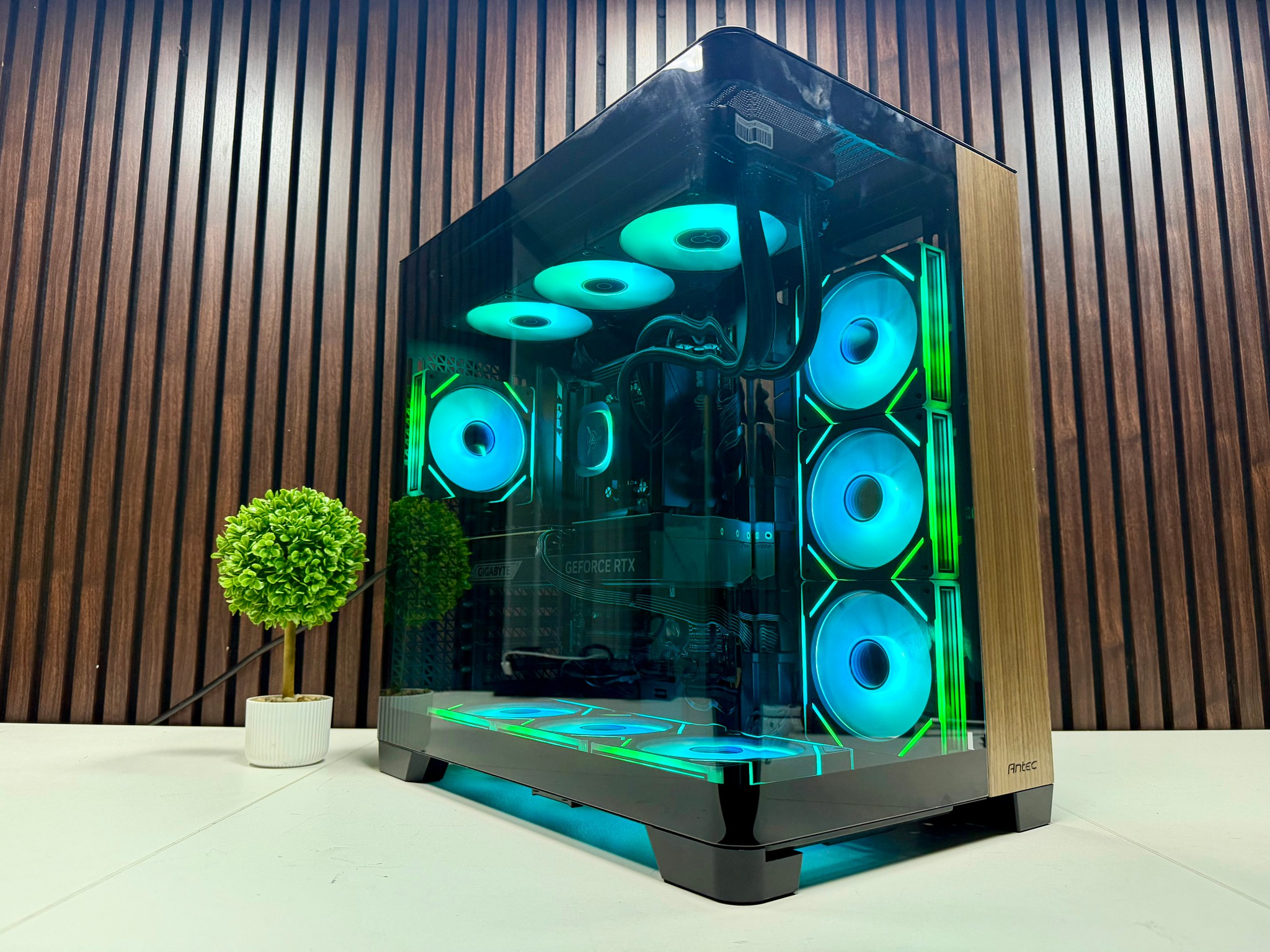 RTX 5070 TI | Ryzen 9800X3D | 32GB DDR5 CL 30 | 2TB M.2 | 1200 Watt Gold PSU | AIO