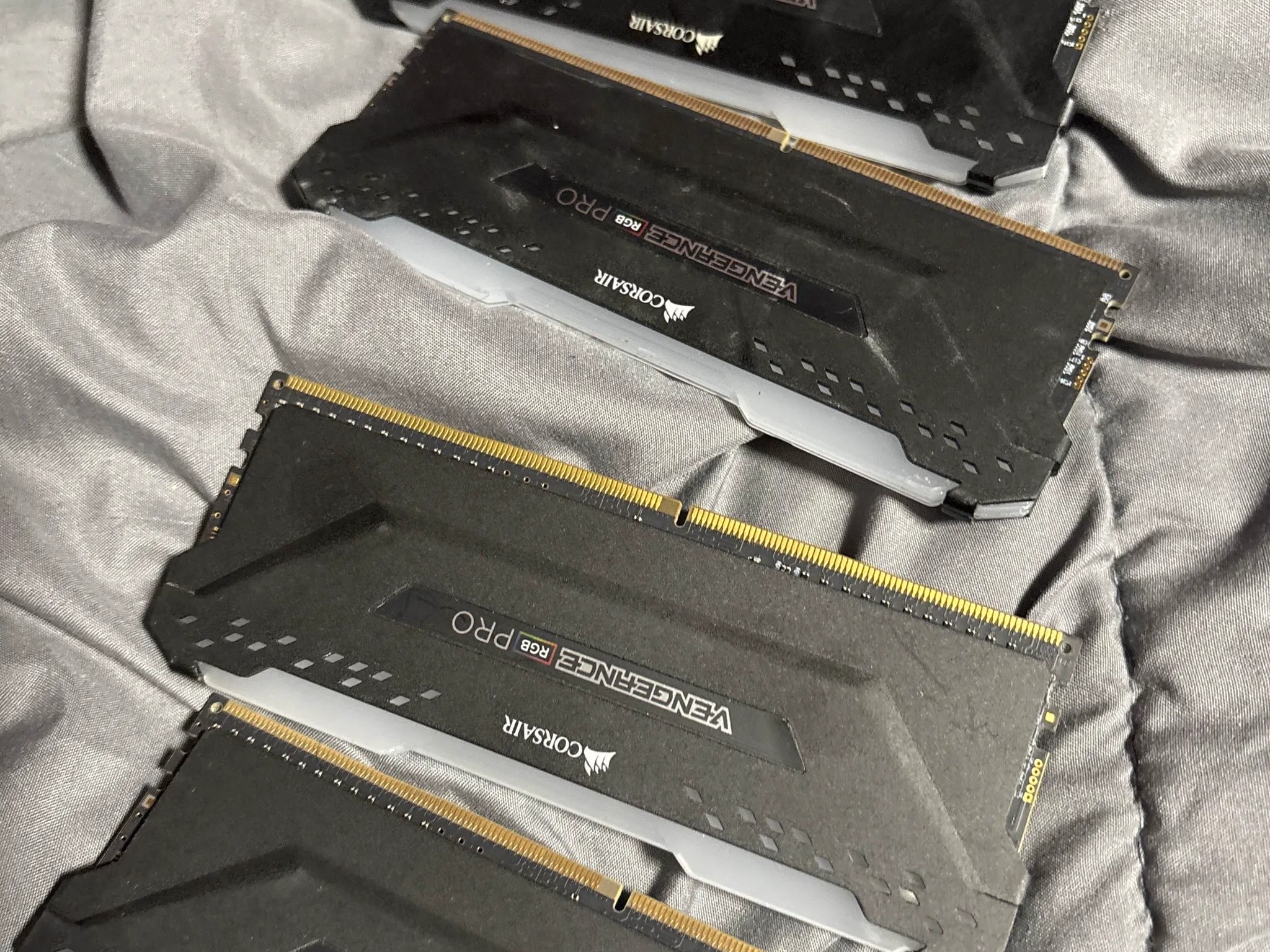 4x Corsair/2x T-Force DDR4 RAM