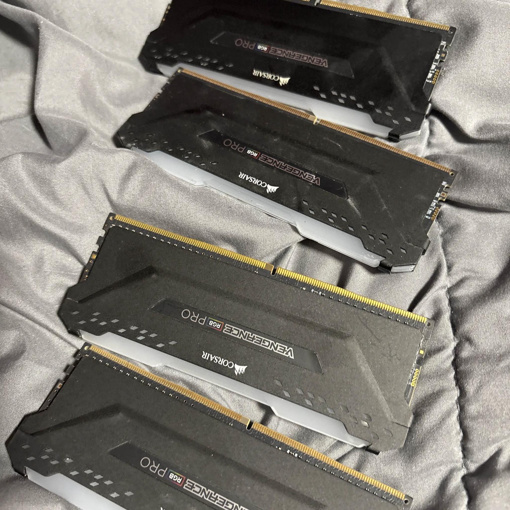 4x Corsair/2x T-Force DDR4 RAM