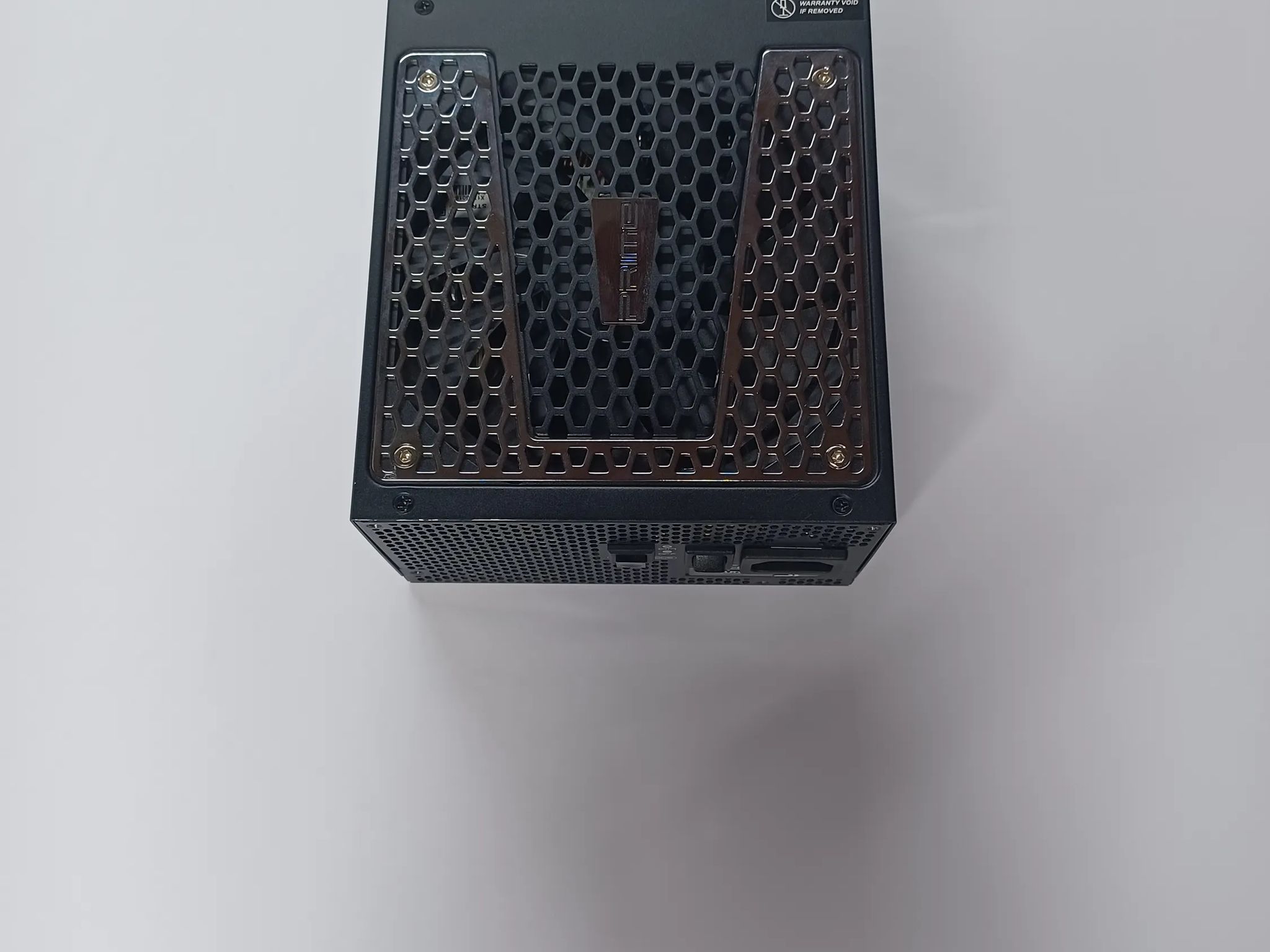 Seasonic 750 W 80+ Titainium power supply