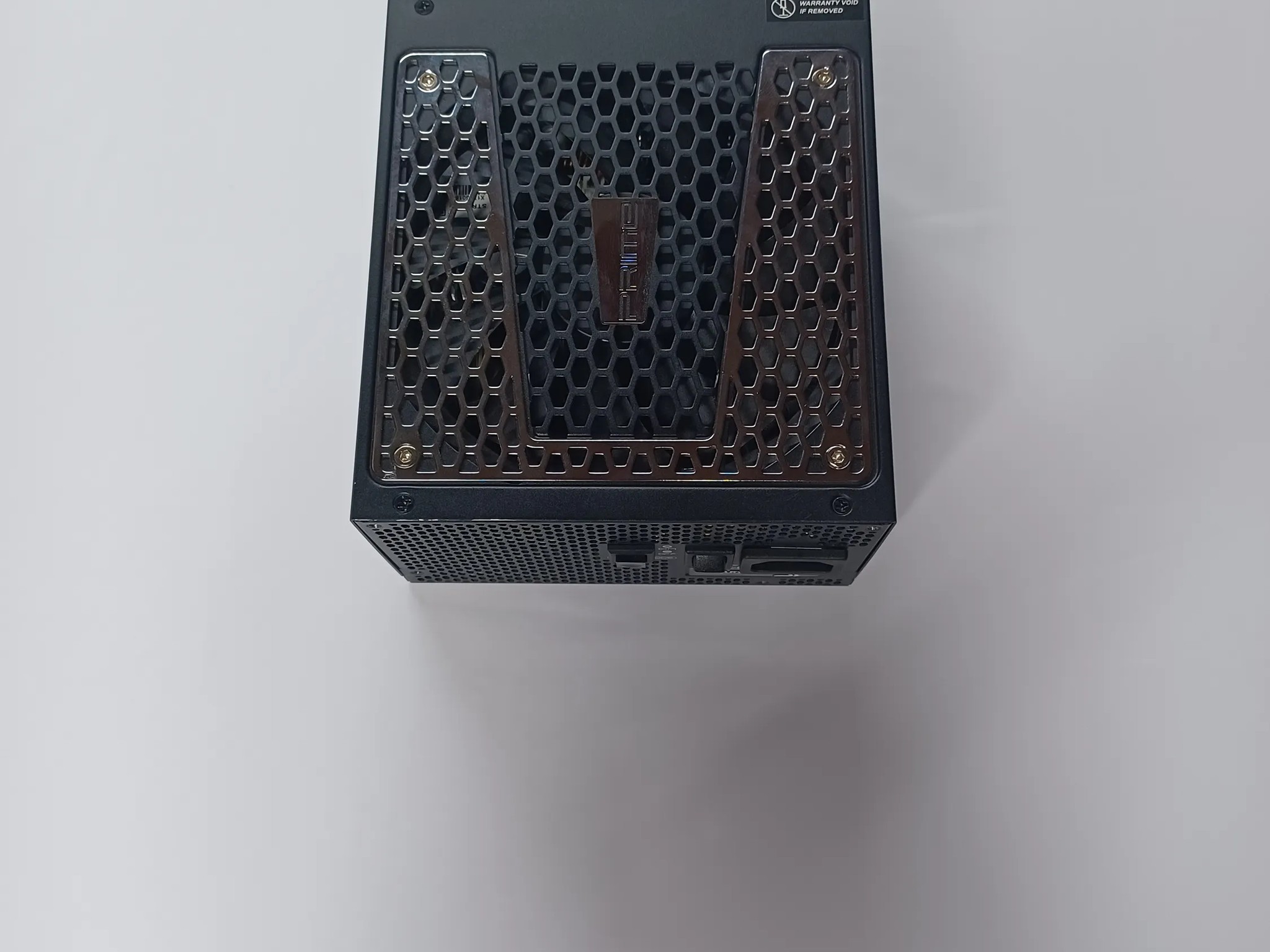 Seasonic 750 W 80+ Titainium power supply