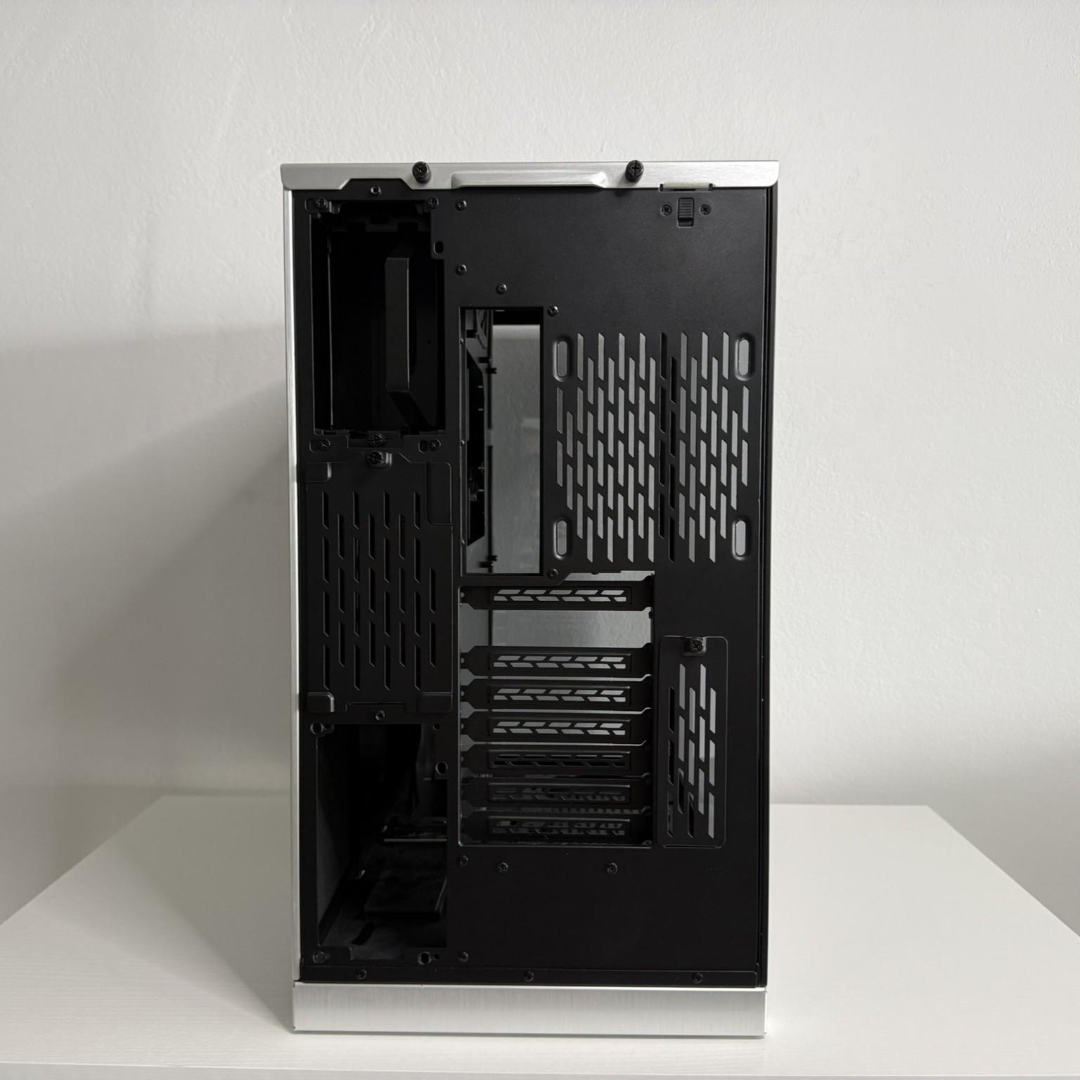Lian Li O11D XL Tempered Glass ATX Tower Case - Silver