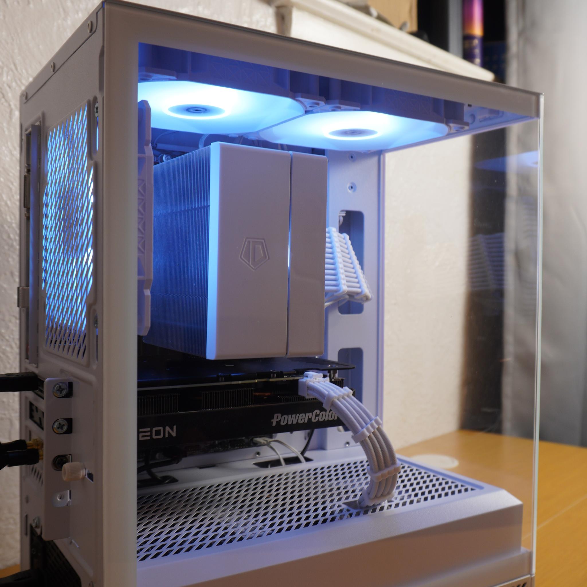 Soul White | RX 9060 XT | I7 10700 | 16GB DDR4 | 500GB 2.5 SSD|