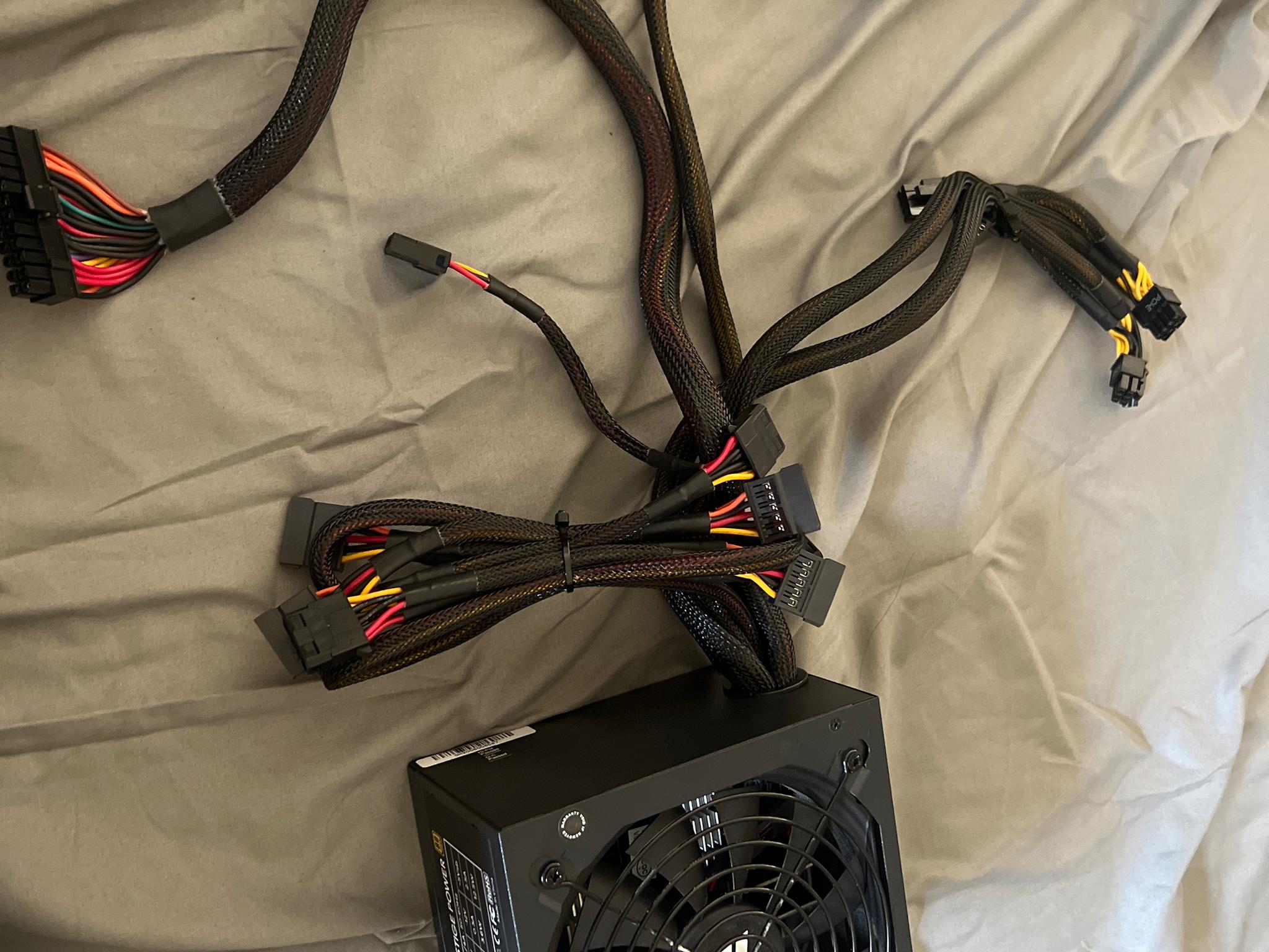Apevia Prestige 600watt PSU 80+ Gold