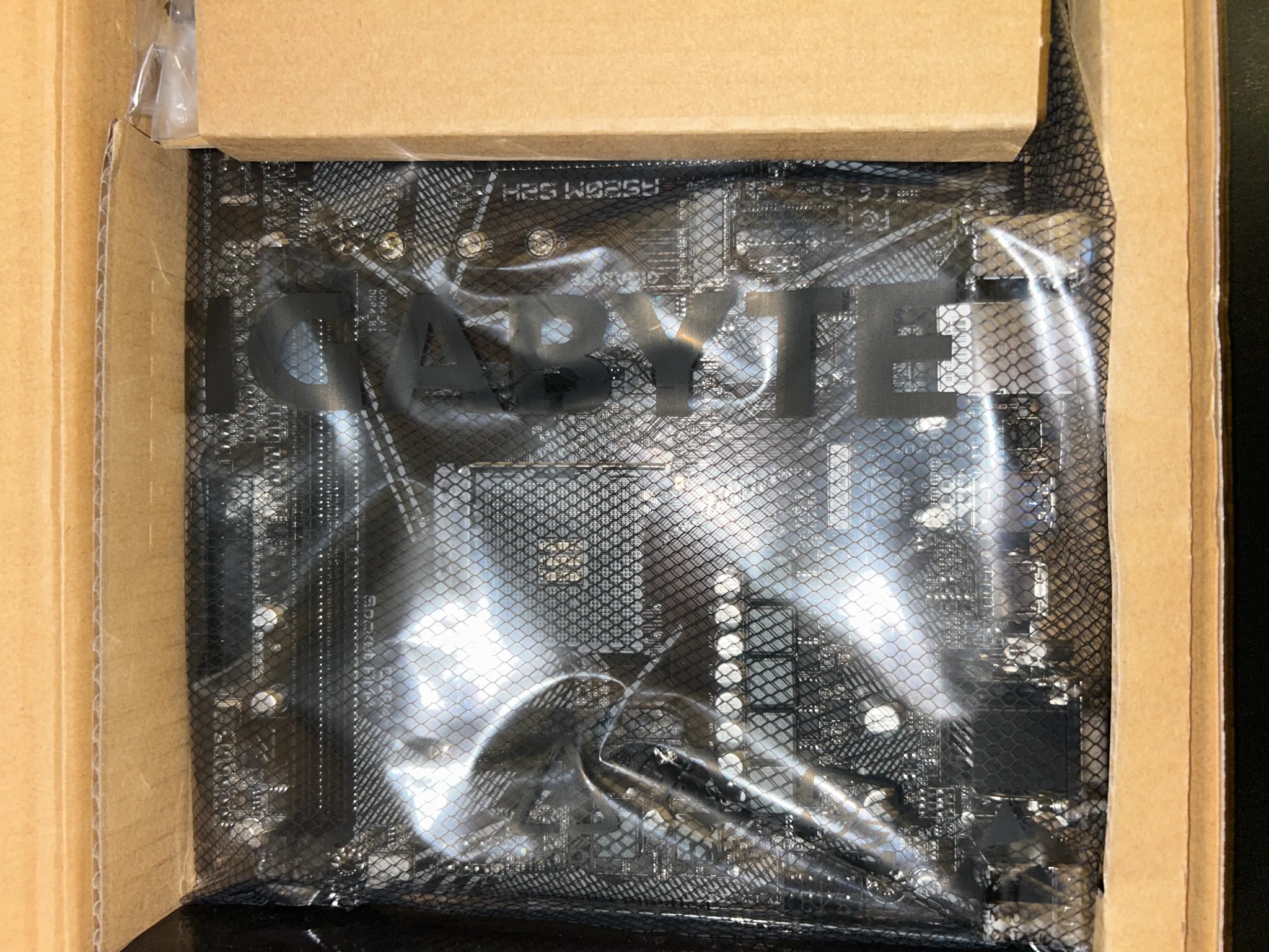 GIGABYTE A520M S2H