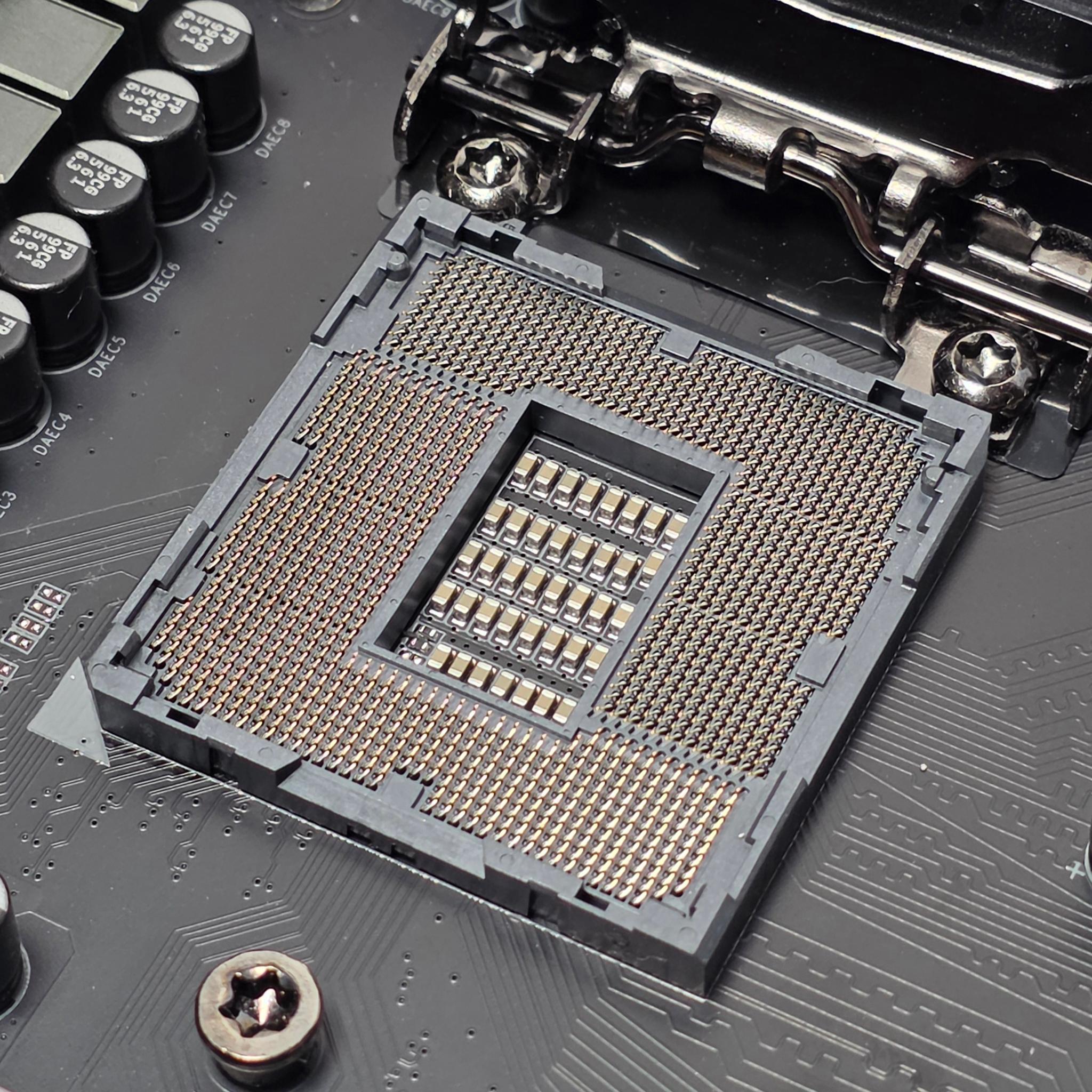 Gigabyte Z390 AORUS Ultra Intel LGA 1151 DDR4 Motherboard (ACCESSORIES INCLUDED)