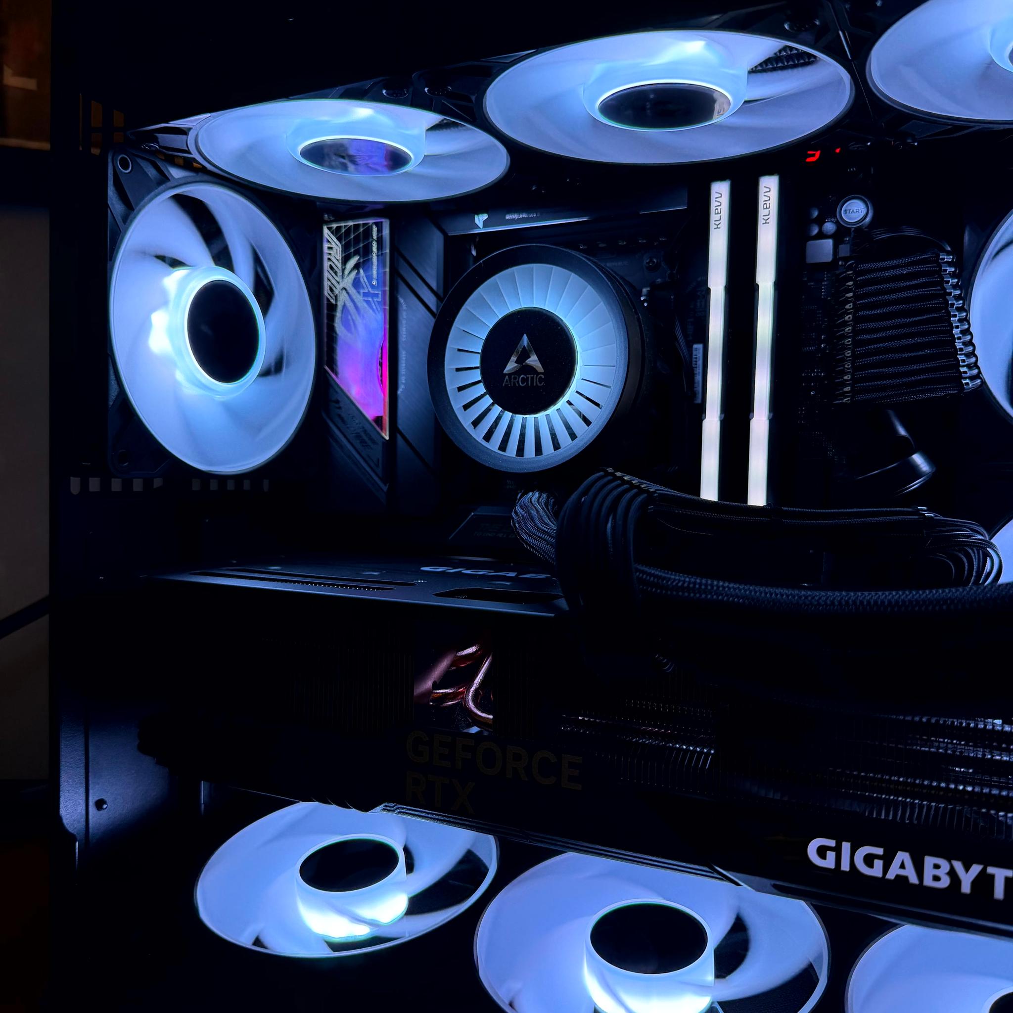 Tveir Hrafnar - RTX 4080 Super OC | Ryzen 9 7900x3d | 32G RAM @6400MT/sec | 4TB Storage | 1000W PSU