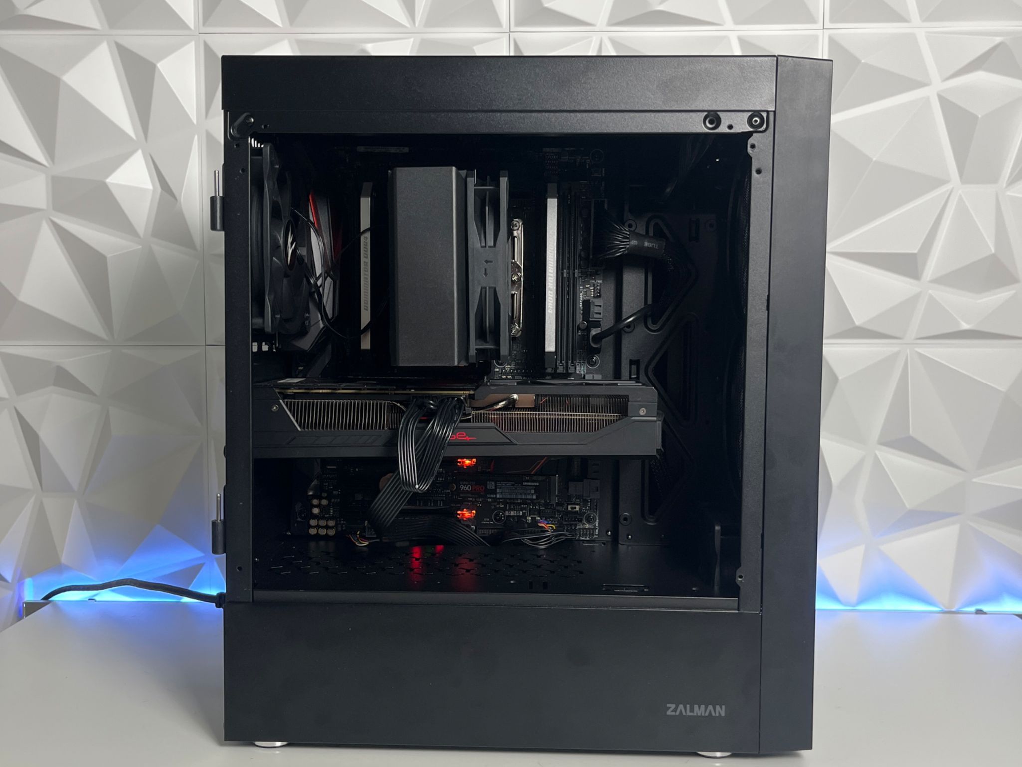 ⚫️⚫️ | i7 6850K + RX Vega 56 8GB | 16GB | WiFi & BT INCLUDED