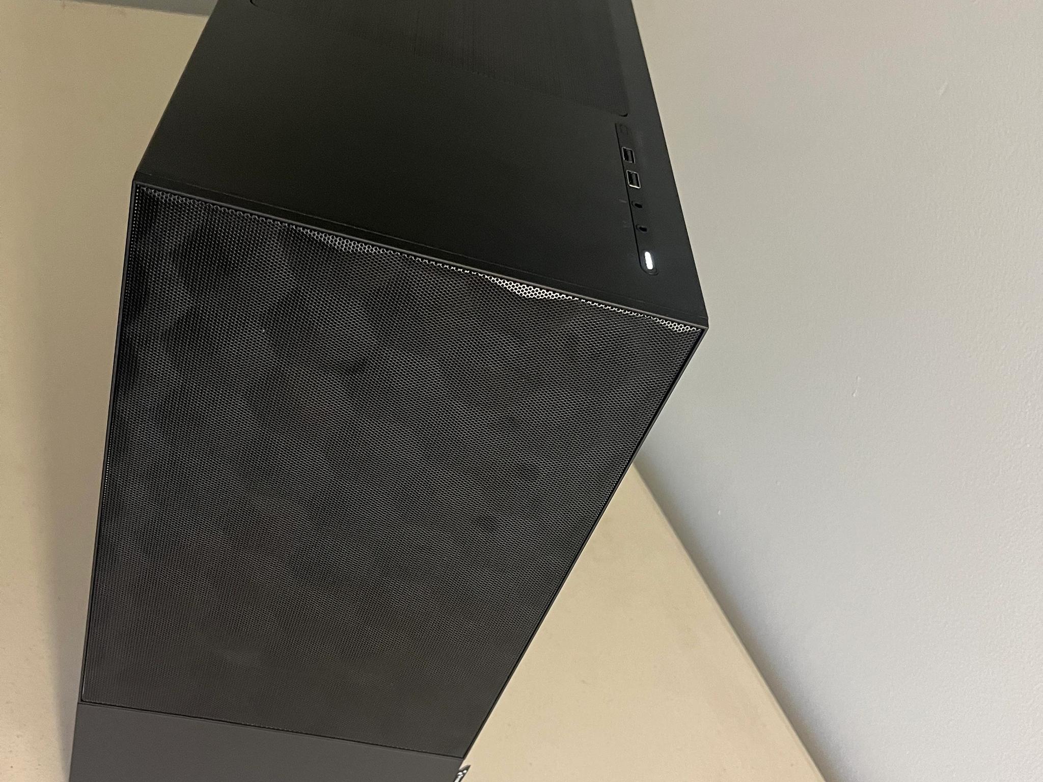 Custom Gaming PC - with free activated Windows 11 Pro