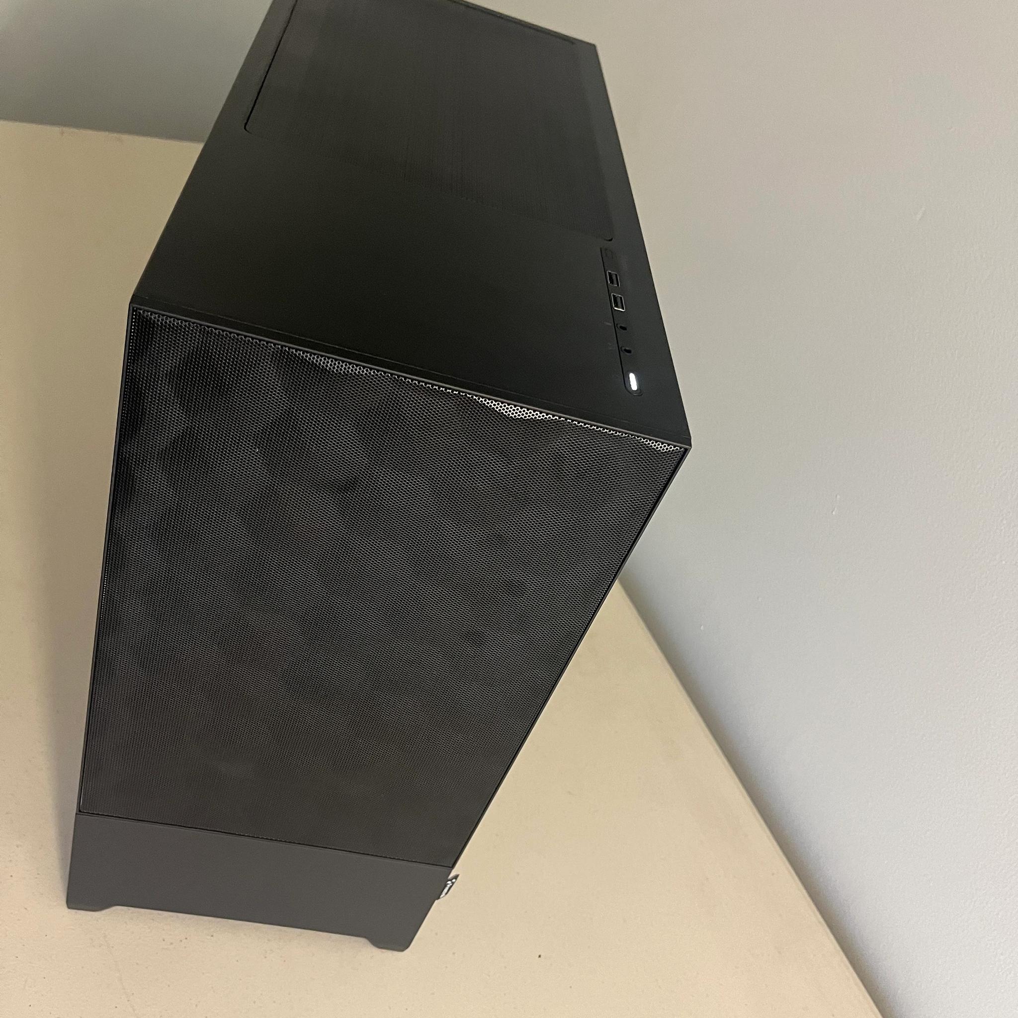 Custom Gaming PC - with free activated Windows 11 Pro
