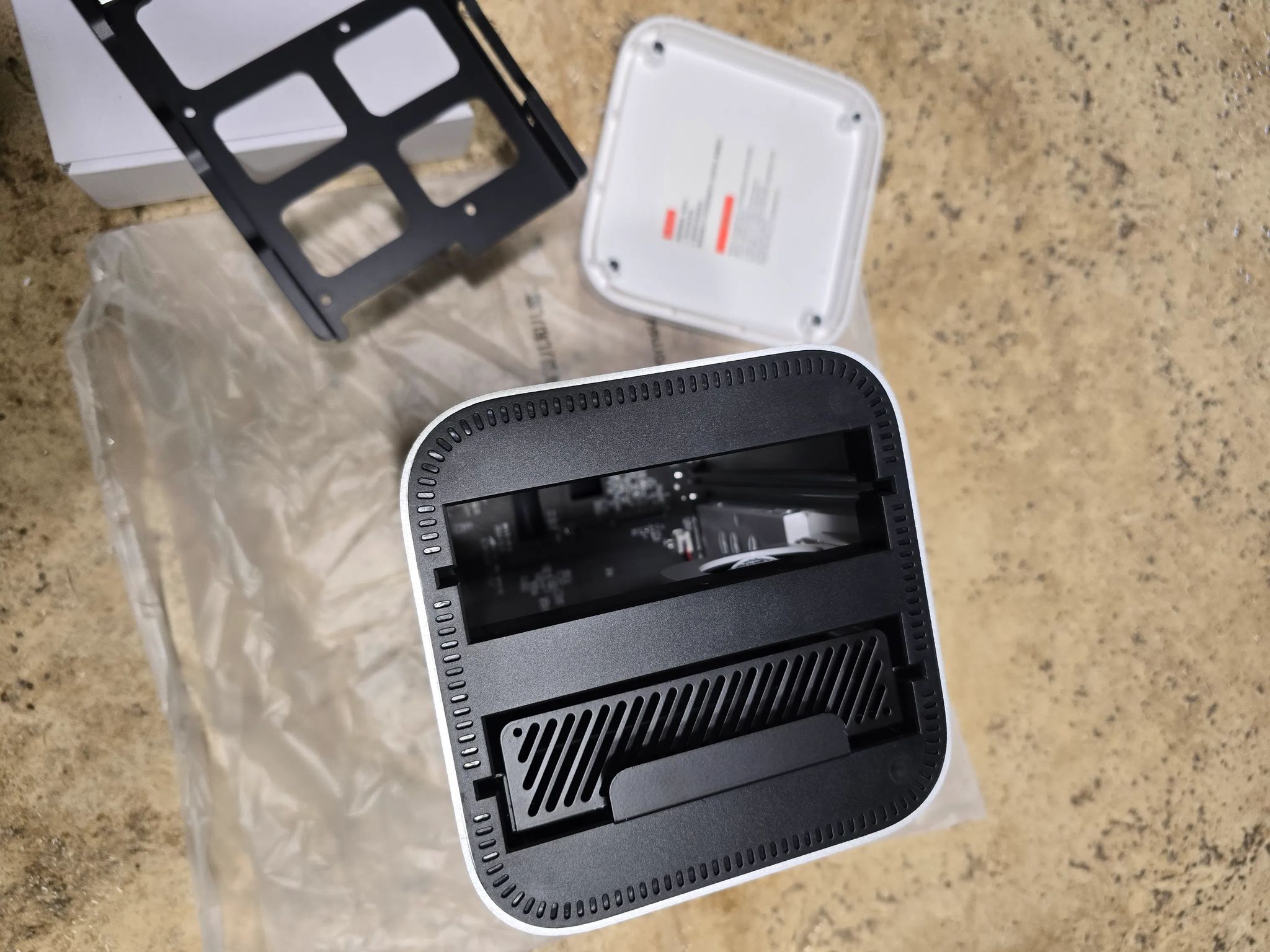 ORICO MiniTower 2 Bay RAID Enclosure NVMe SSD 10Gbps with Expansion Hub Hybrid HDD
