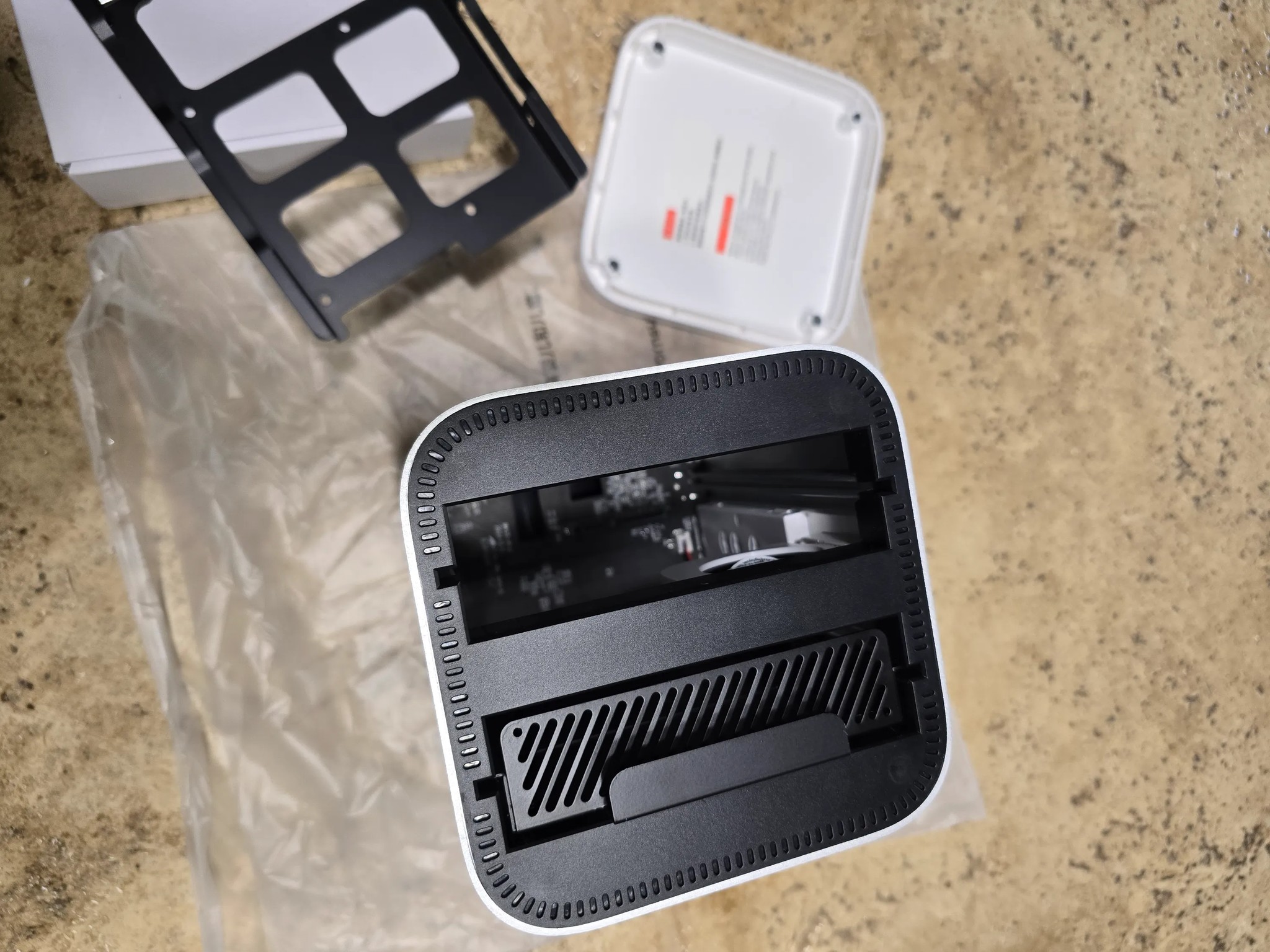 ORICO MiniTower 2 Bay RAID Enclosure NVMe SSD 10Gbps with Expansion Hub Hybrid HDD