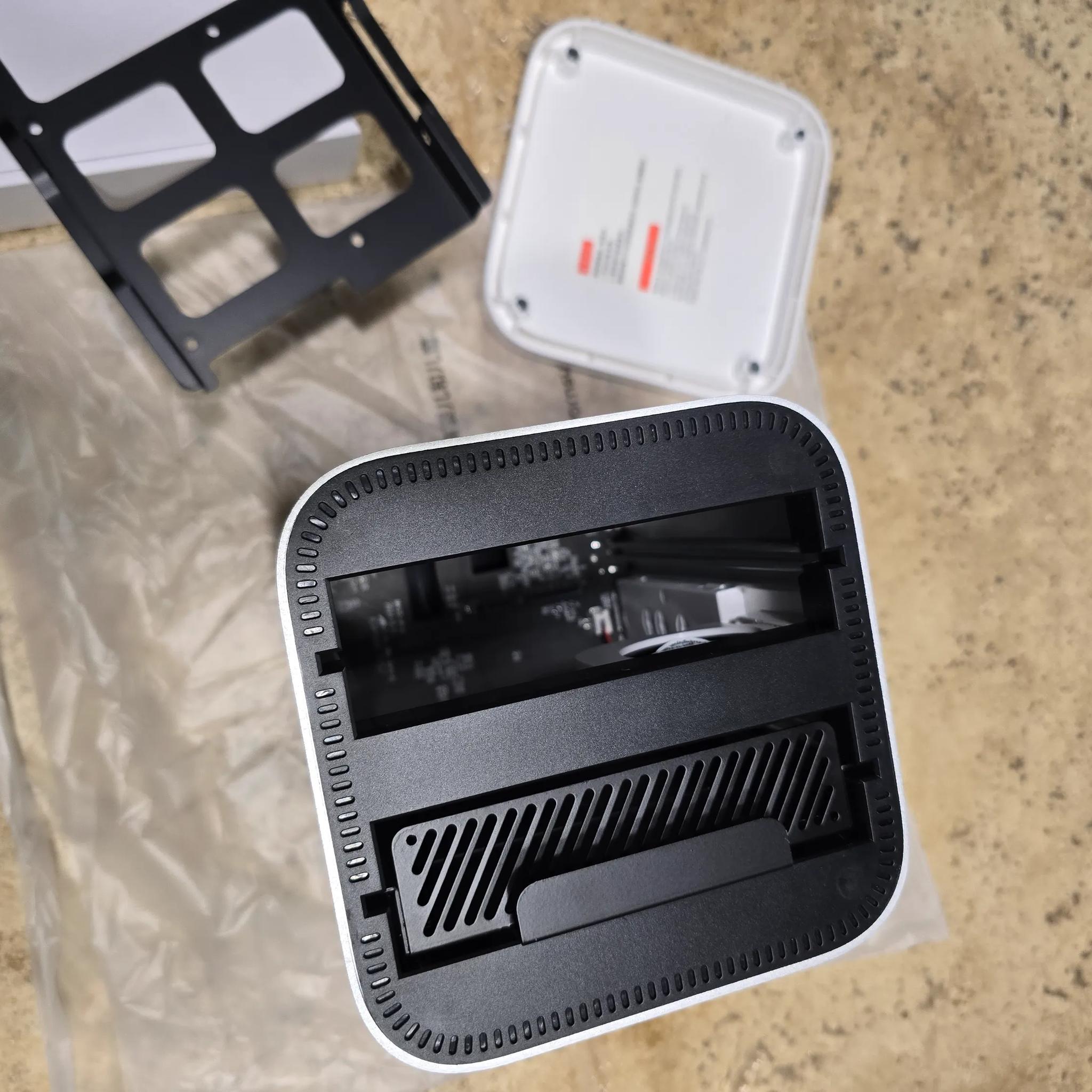 ORICO MiniTower 2 Bay RAID Enclosure NVMe SSD 10Gbps with Expansion Hub Hybrid HDD