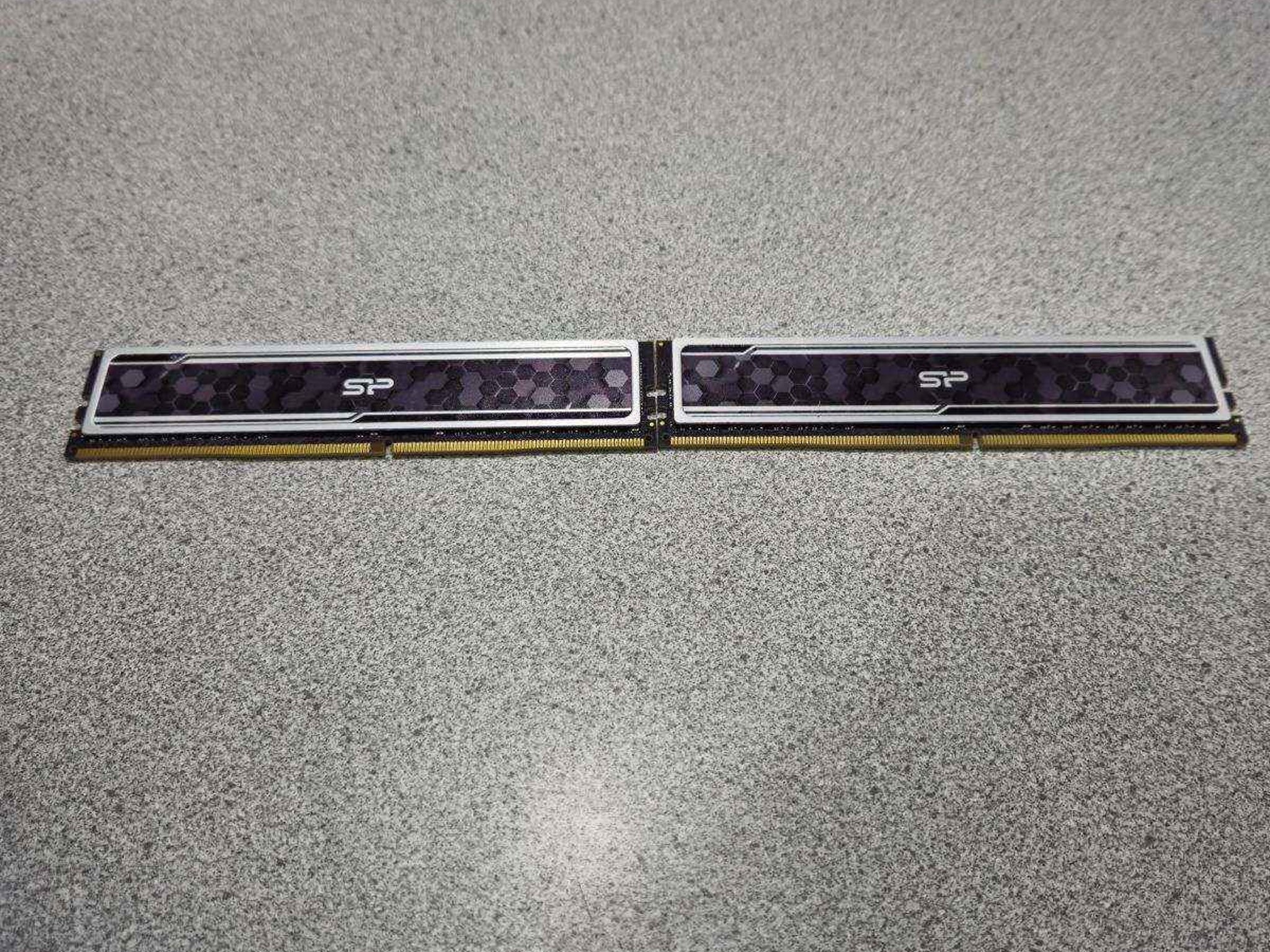 *NOT WORKING!!* 2x8GB DDR4 3600mhz silicon power ram