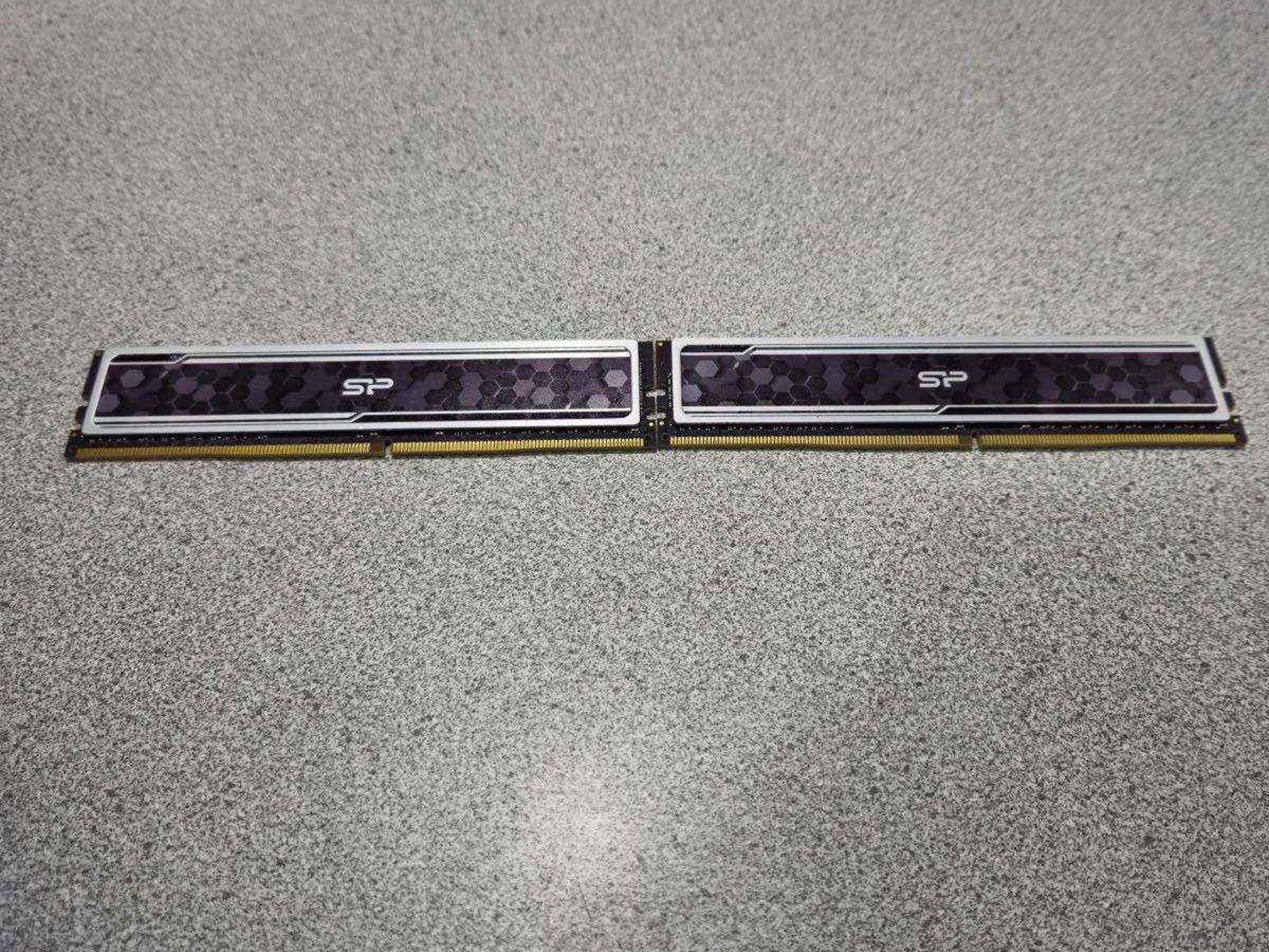 *NOT WORKING!!* 2x8GB DDR4 3600mhz silicon power ram