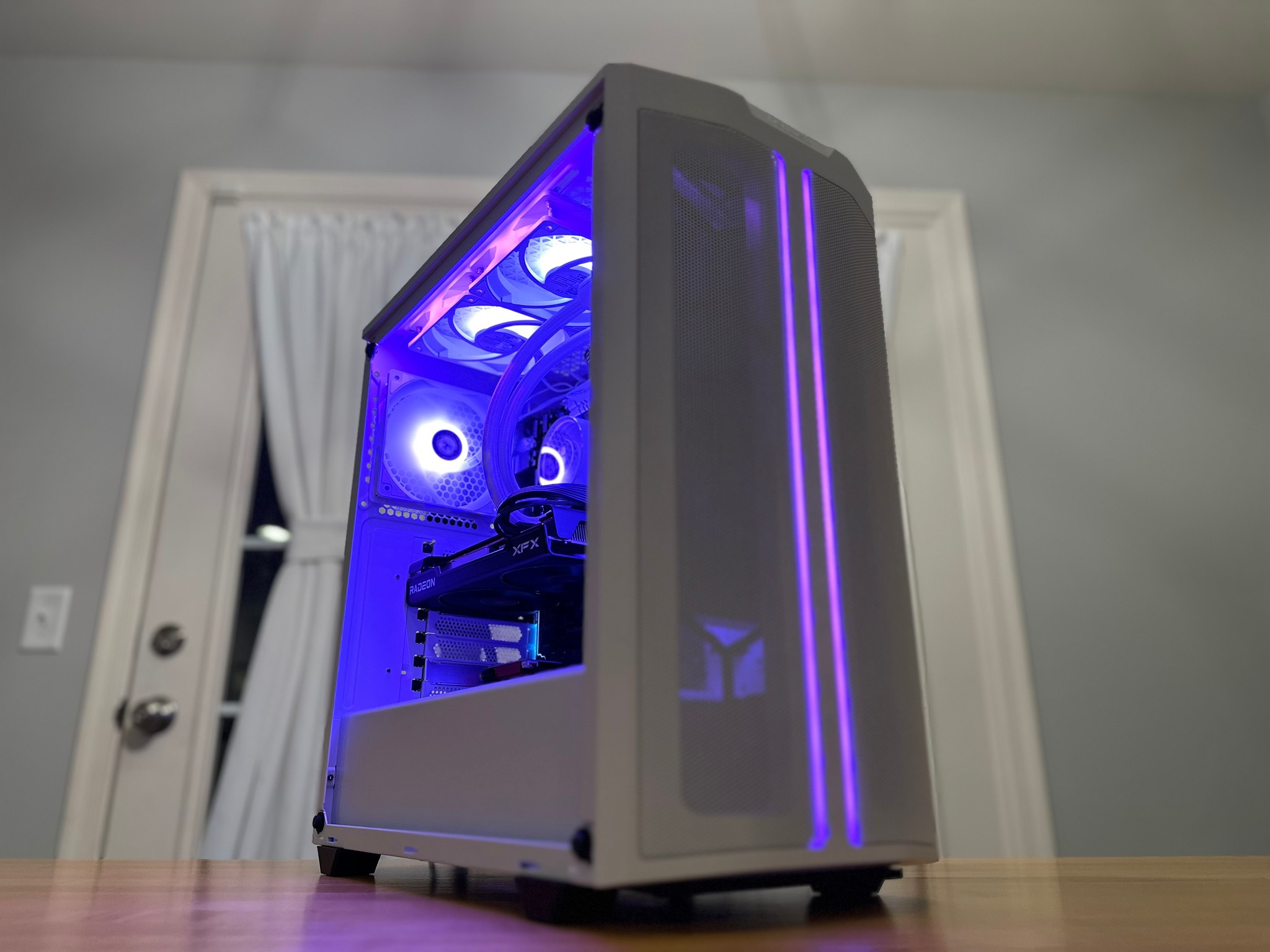 ⚪️🐈|Core i7, RX 6600XT, 32gb Ram, 1tb SSD AIO & WiFi Equipped Gaming PC!