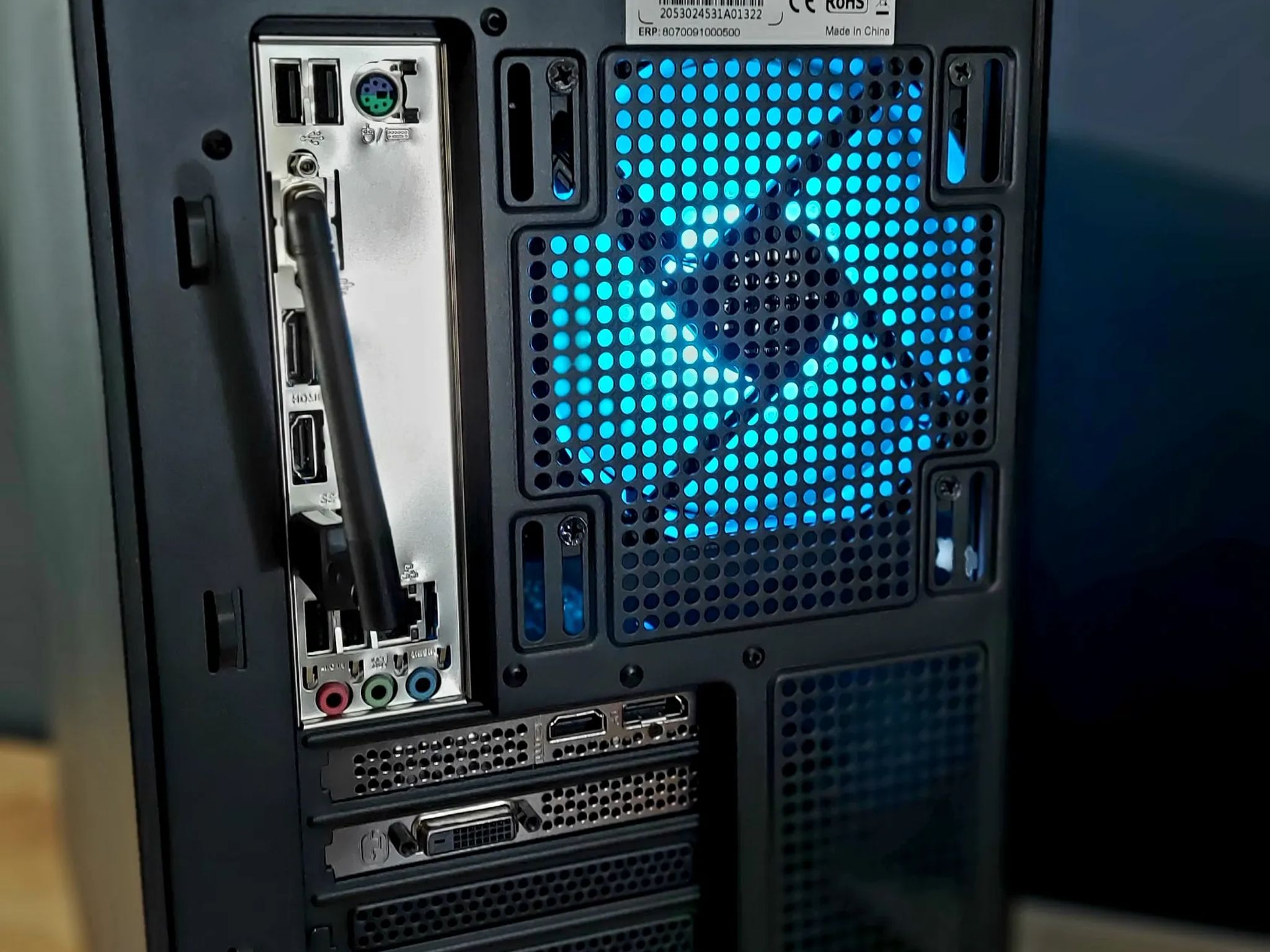 i7-8700, RTX 2060 6GB DDR6, 32GB RAM, 1TB NVME, Windows 11 Pro gaming desktop