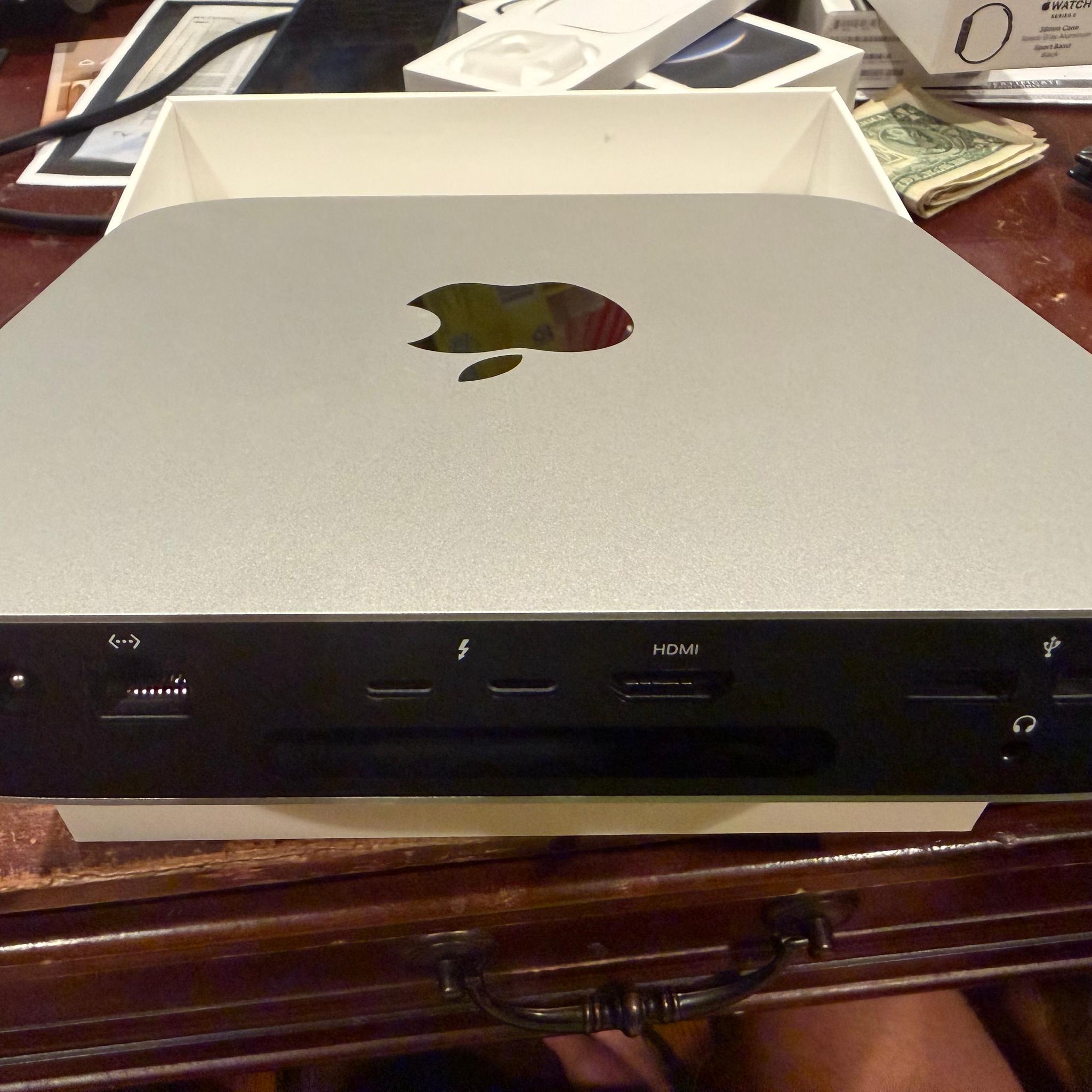 M2 Mac mini - 8GB ram 512gb Storage