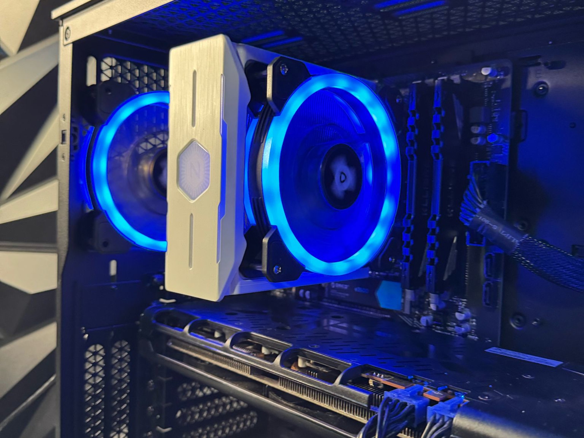 🔥 Mid Daddy 3657🔥|Ryzen5 3600|  RX 5700XT | 16 GB DDR4 3200MHz|1 TB NVMe