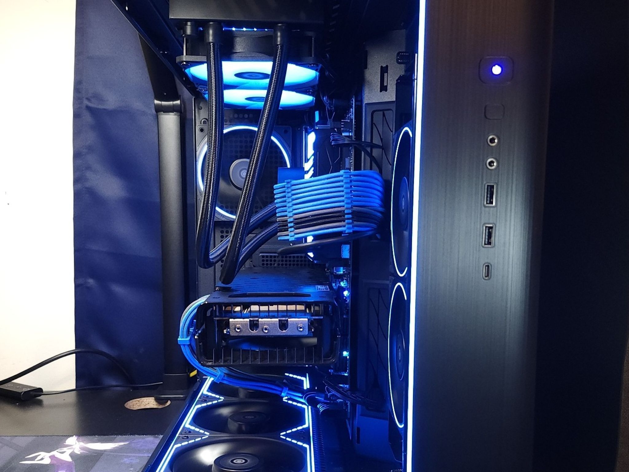 Tron Legacy Dark Gaming - Ryzen 7 5700X3D | RX 6800