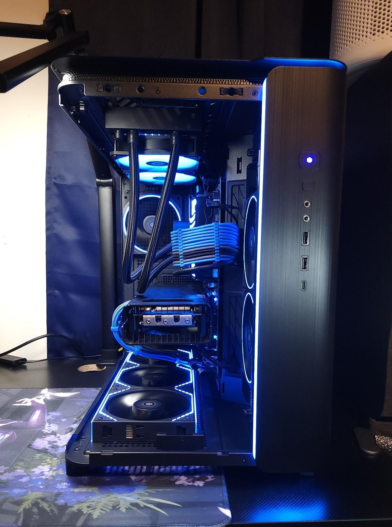 Tron Legacy Dark Gaming - Ryzen 7 5700X3D | RX 6800