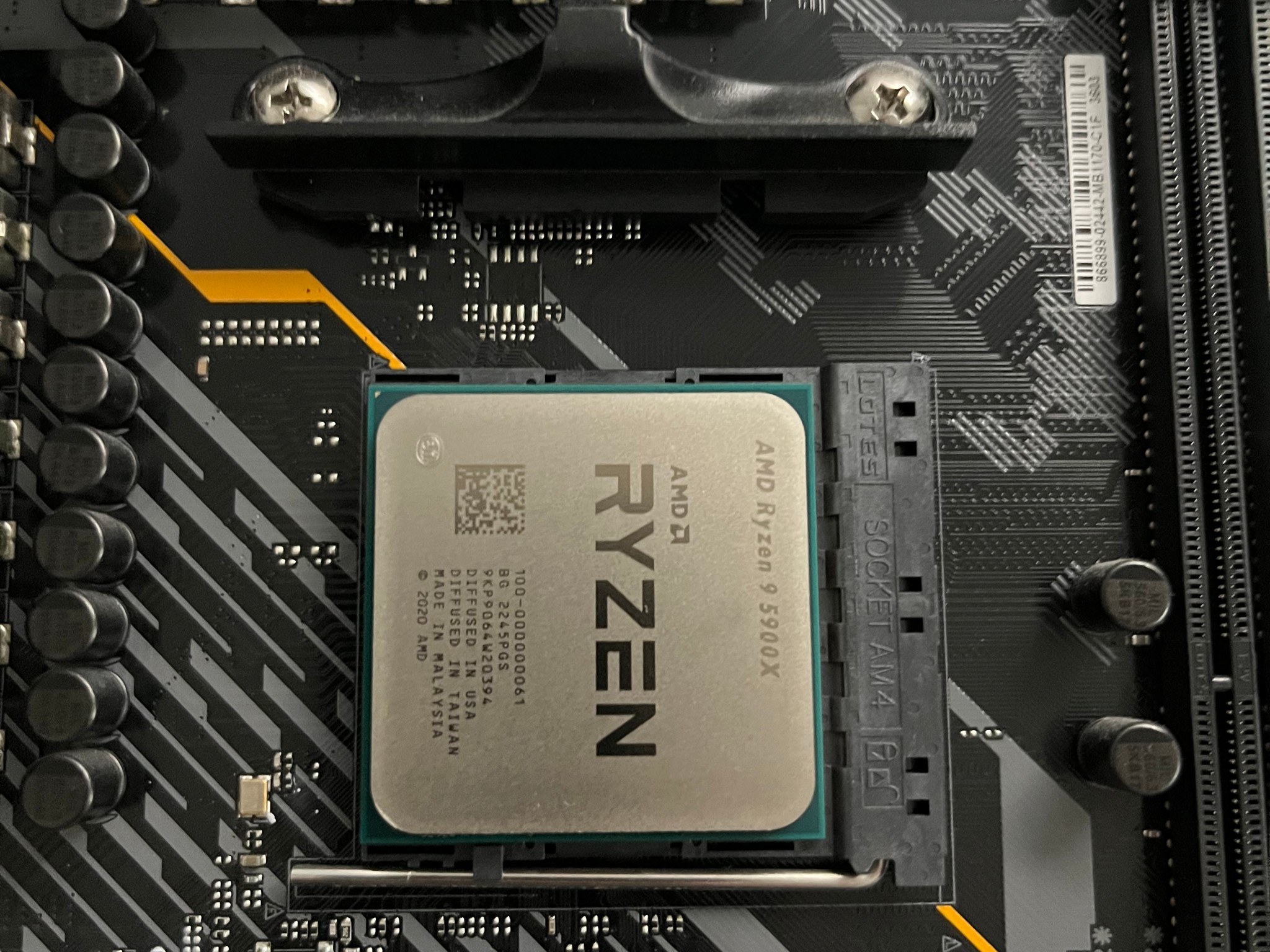 Ryzen 9 5900X CPU + ASUS TUF Gaming X570-Plus WiFi Motherboard + 64GB Corsair Vengeance DDR4 Bundle