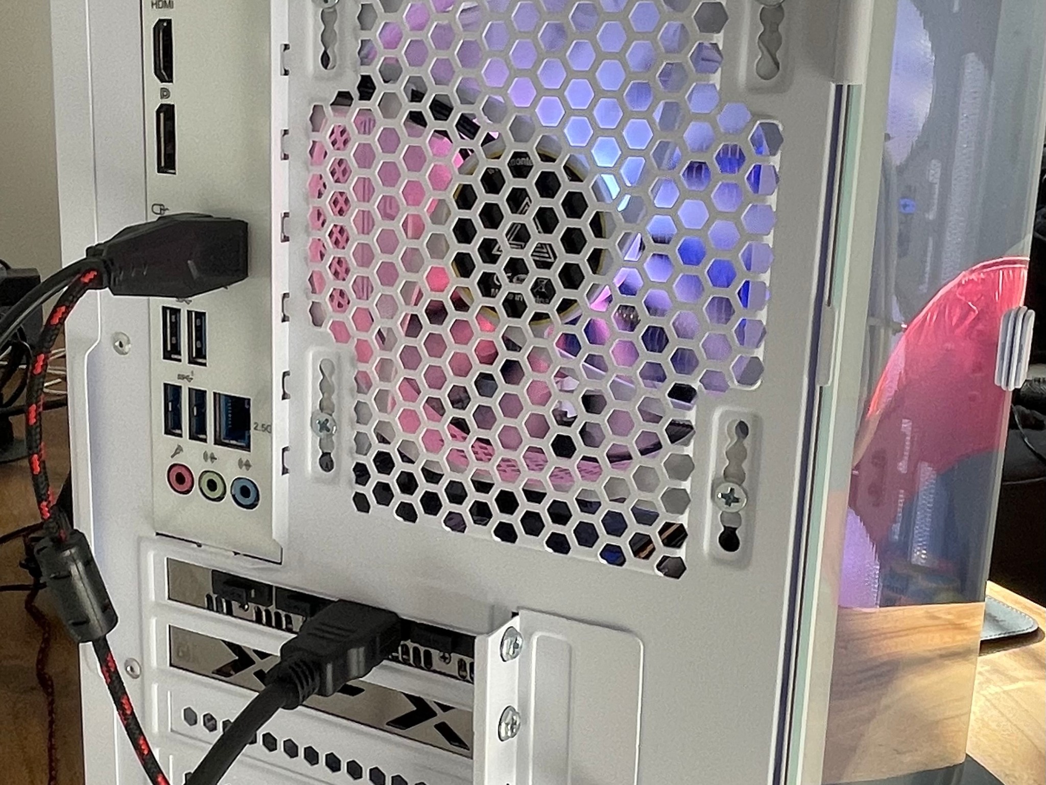 🥶 ALL WHITE 1080p Streaming/Gaming PC | RX 6600, Ryzen 5 3600, 1TB SSD 🥶