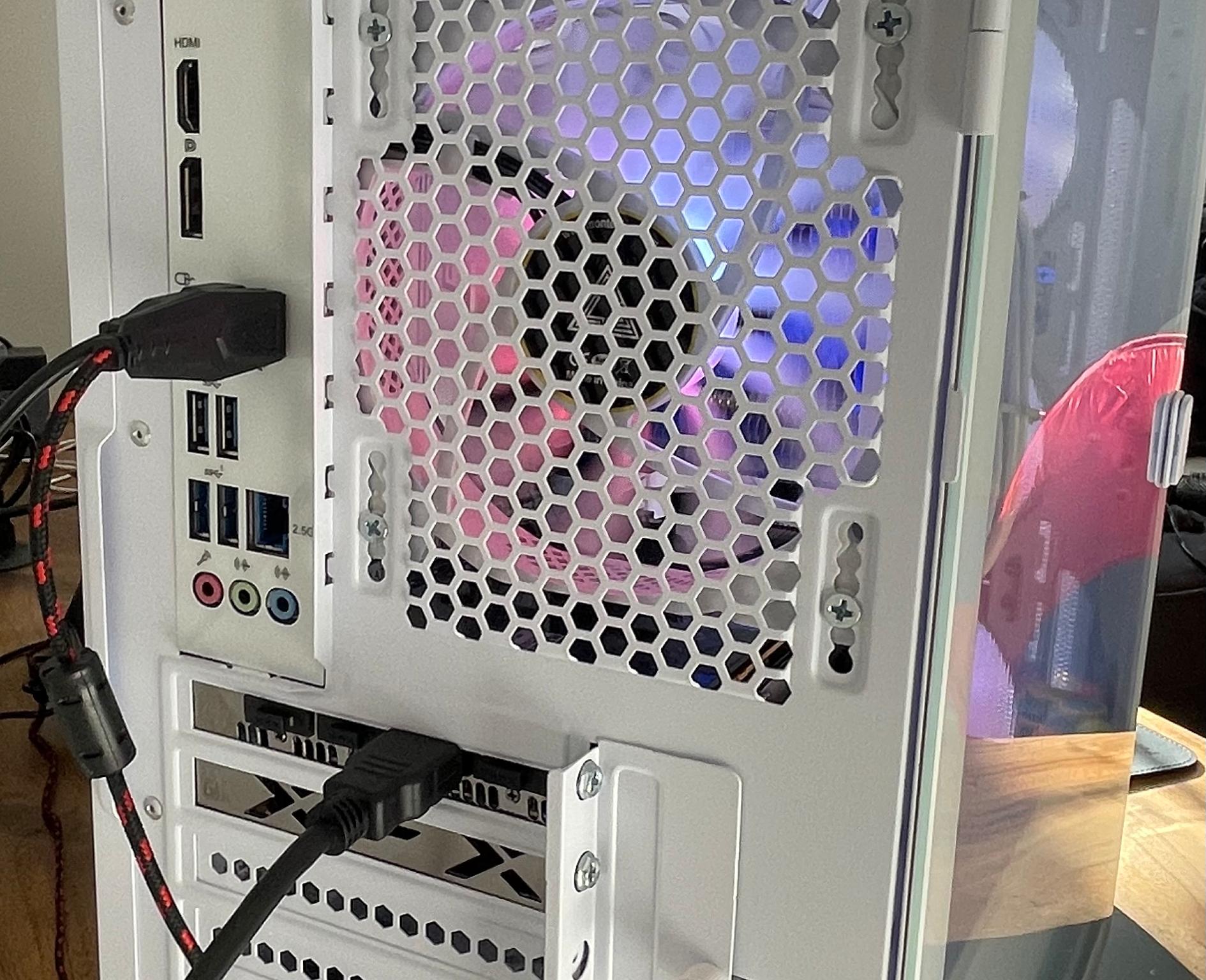 🥶 ALL WHITE 1080p Streaming/Gaming PC | RX 6600, Ryzen 5 3600, 1TB SSD 🥶