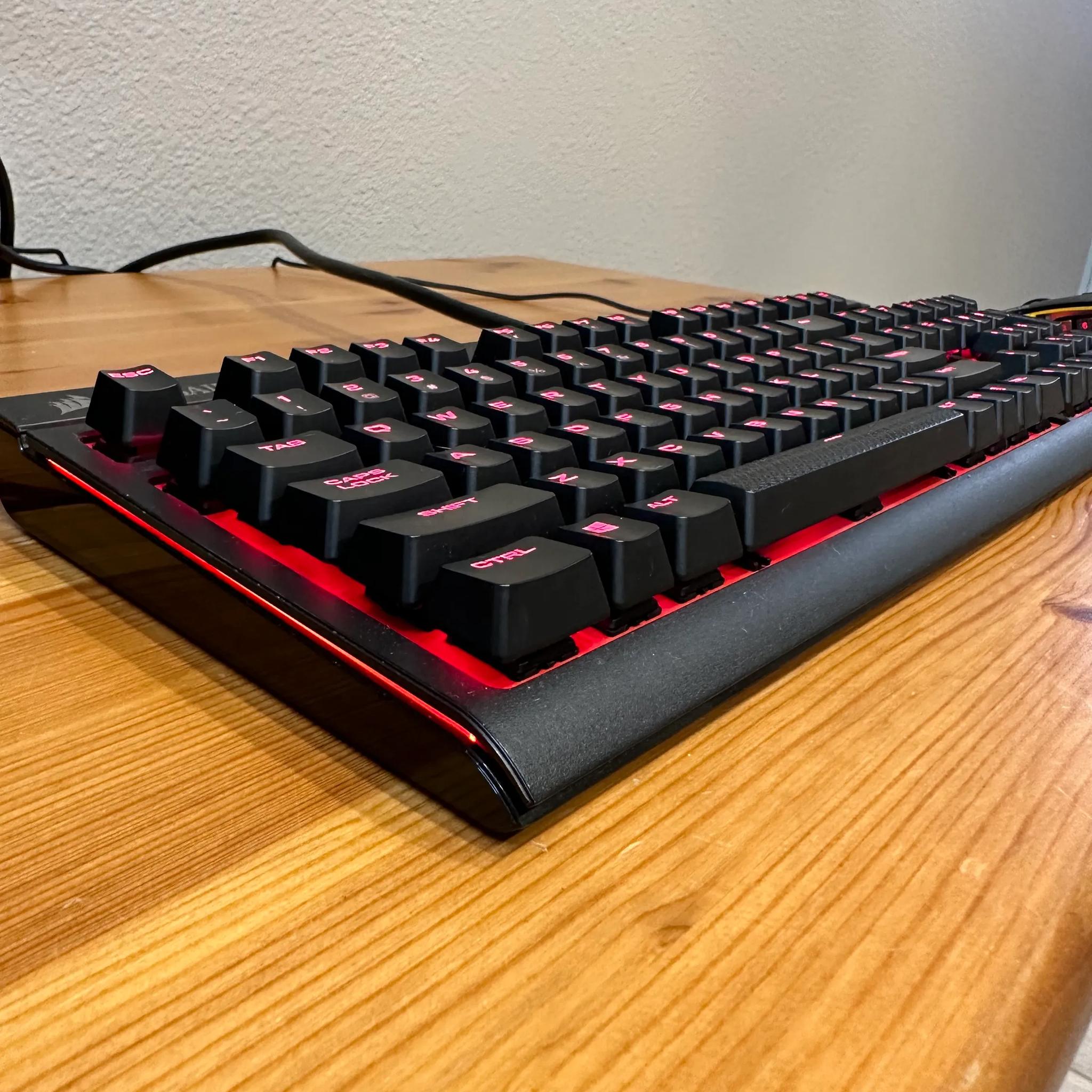 1080P Gaming PC | RTX 3060 ti | AMD Ryzen 7 5700G | 32GB 3600 MHZ RAM | 1TB M.2 | Keyboard | Wifi