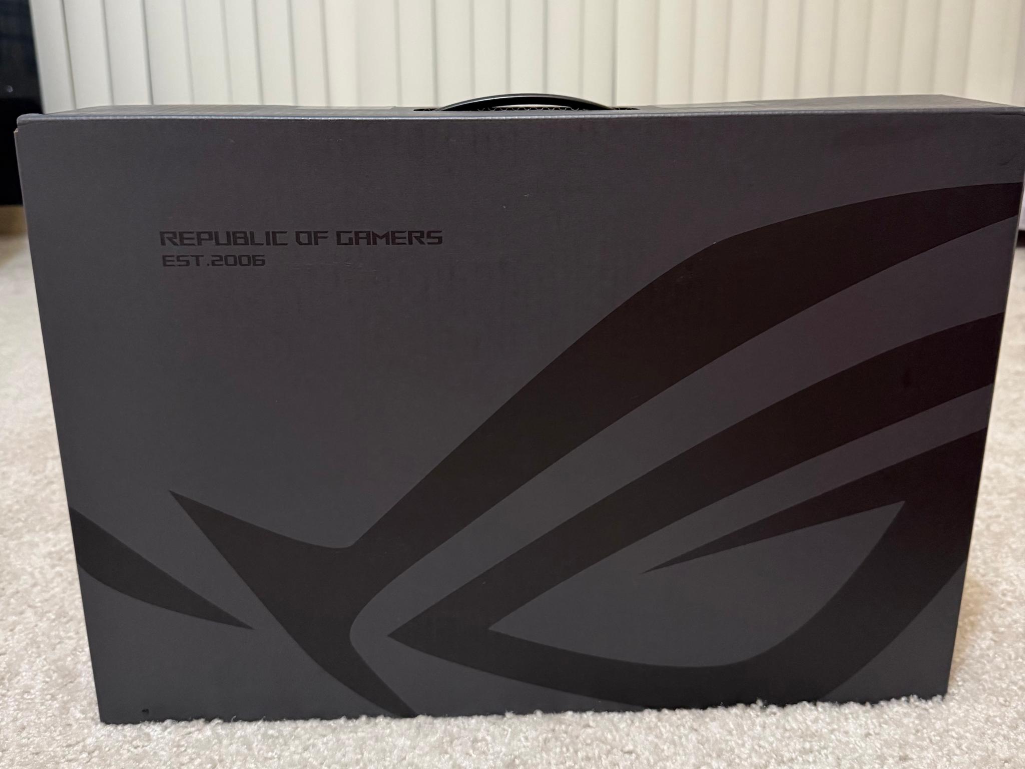 ASUS ROG Zephyrus G16 - OLED 2.5k 240Hz Gaming Laptop - Intel Core Ultra 9 - RTX 5080
