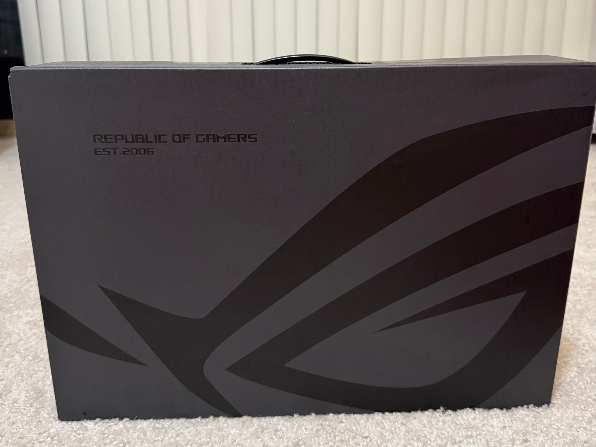 ASUS ROG Zephyrus G16 - OLED 2.5k 240Hz Gaming Laptop - Intel Core Ultra 9 - RTX 5080