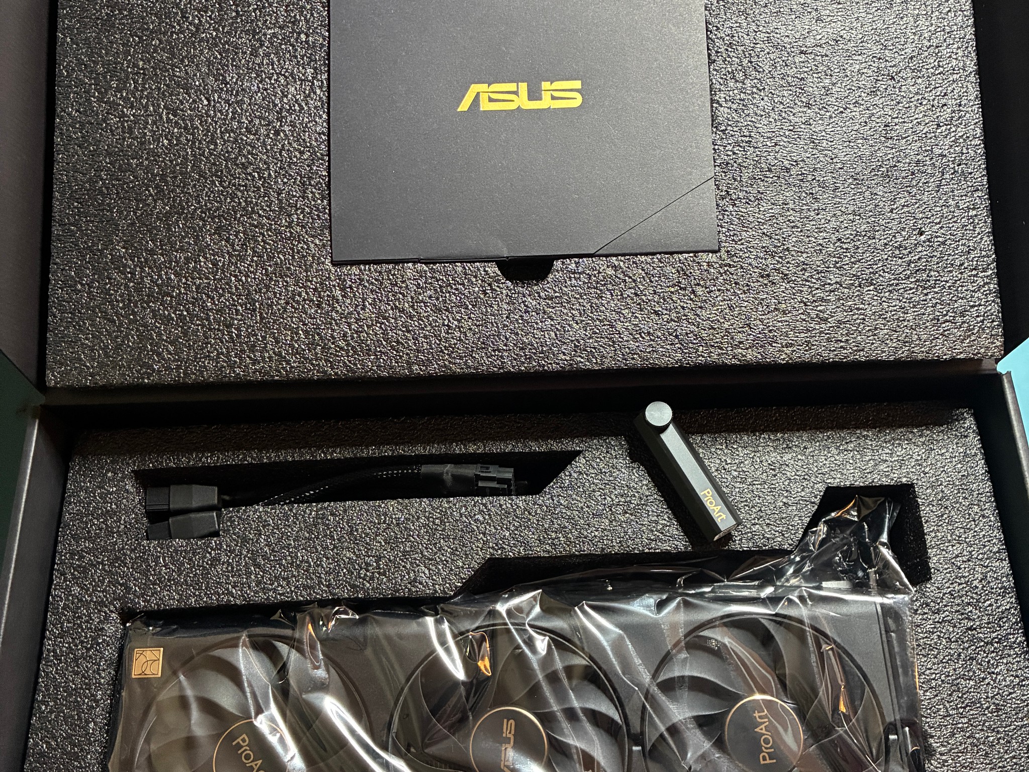 ASUS ProArt GeForce RTX 4080 SUPER 16G - PROART-RTX4080S-O16G (GPU)