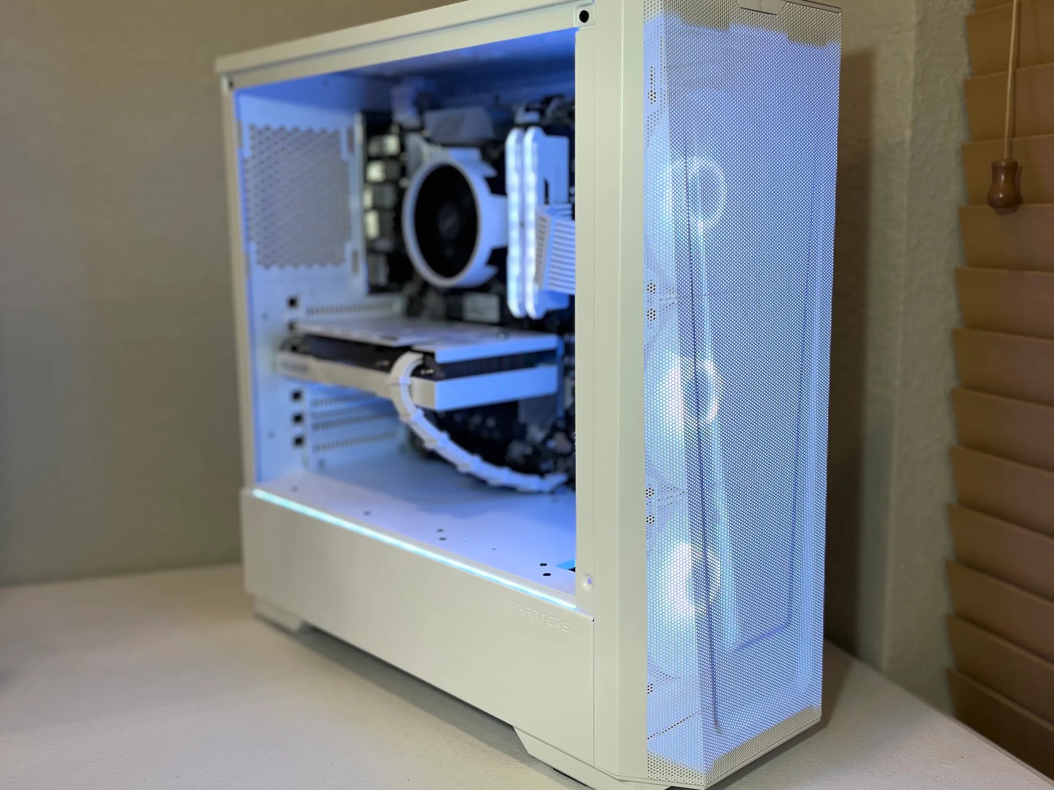 Ryzen 5 5600 | AMD Radeon RX 6650XT | White Theme Gaming PC